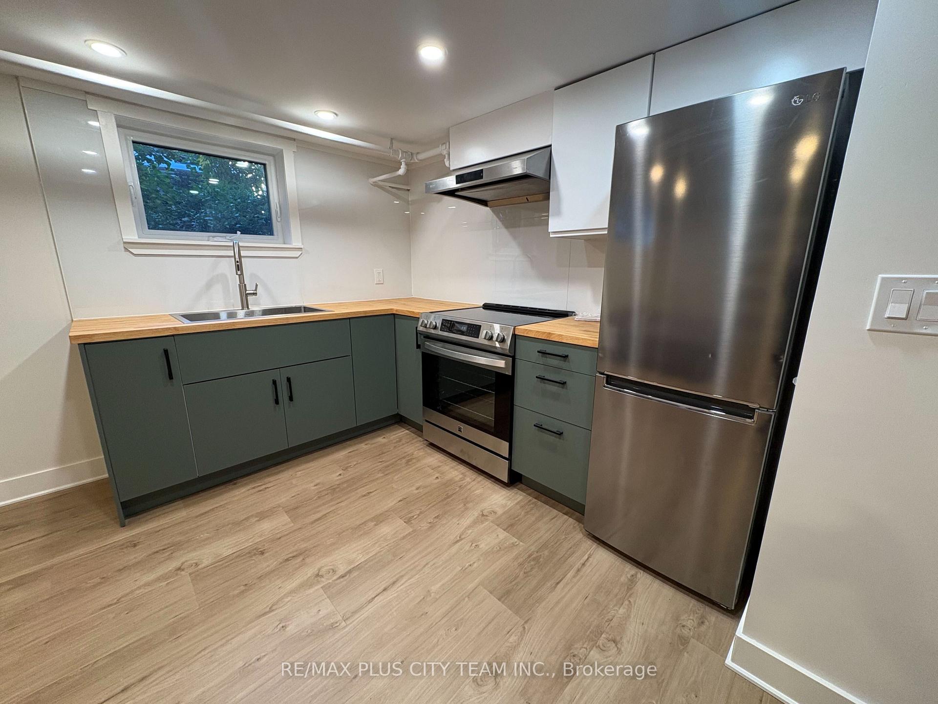 Photo 3 of Unit 10, 3835 Bathurst Street, North York, Lansing-Westgate — HOMEH