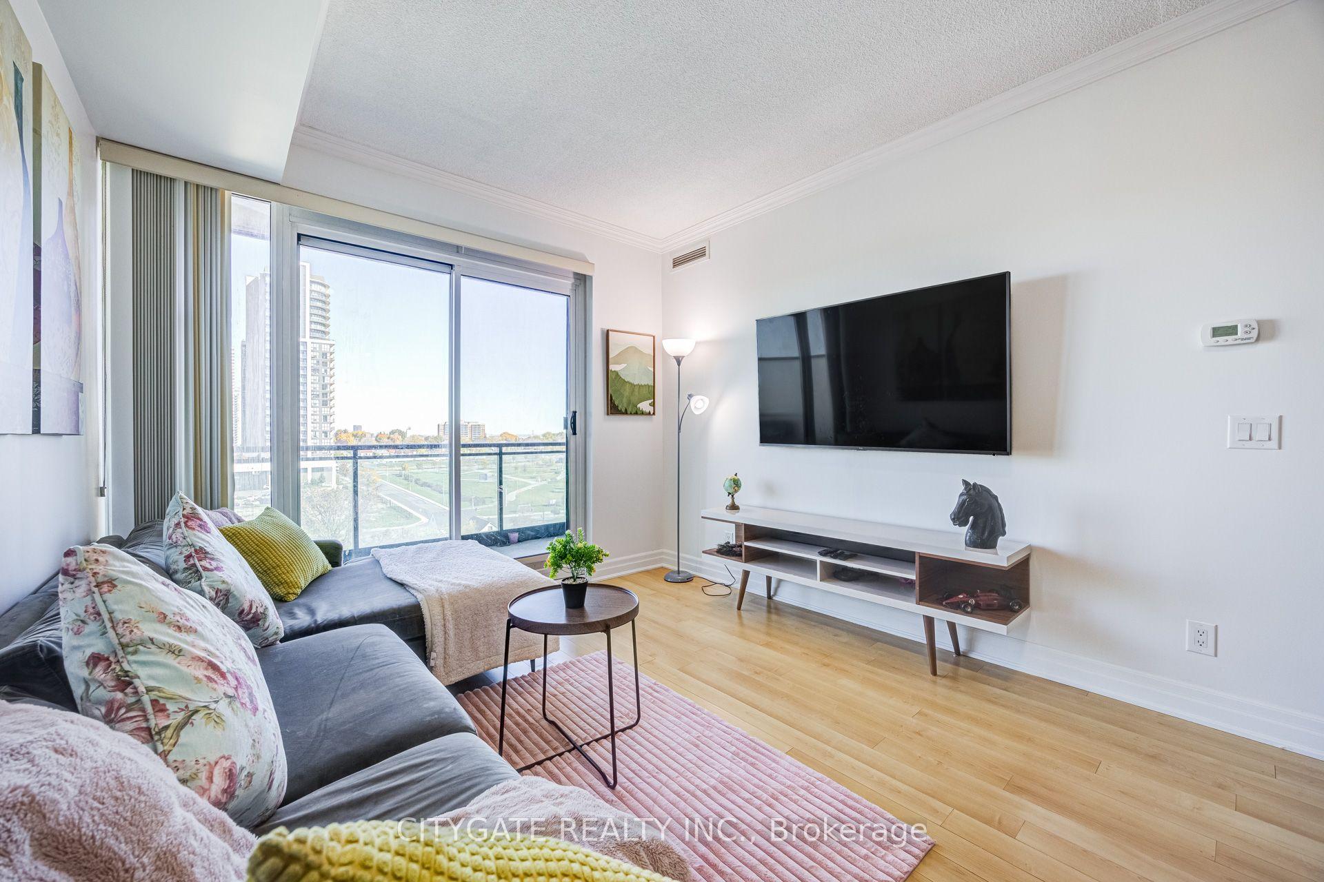 Photo 7 of Unit 809, 100 John Street, Brampton, Downtown Brampton — HOMEH