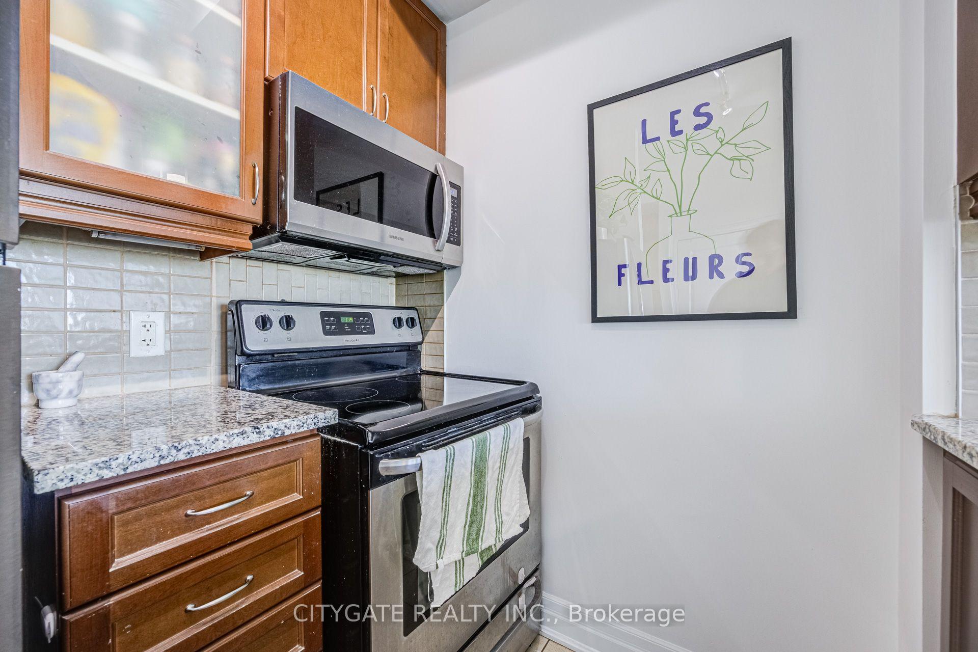 Photo 11 of Unit 809, 100 John Street, Brampton, Downtown Brampton — HOMEH