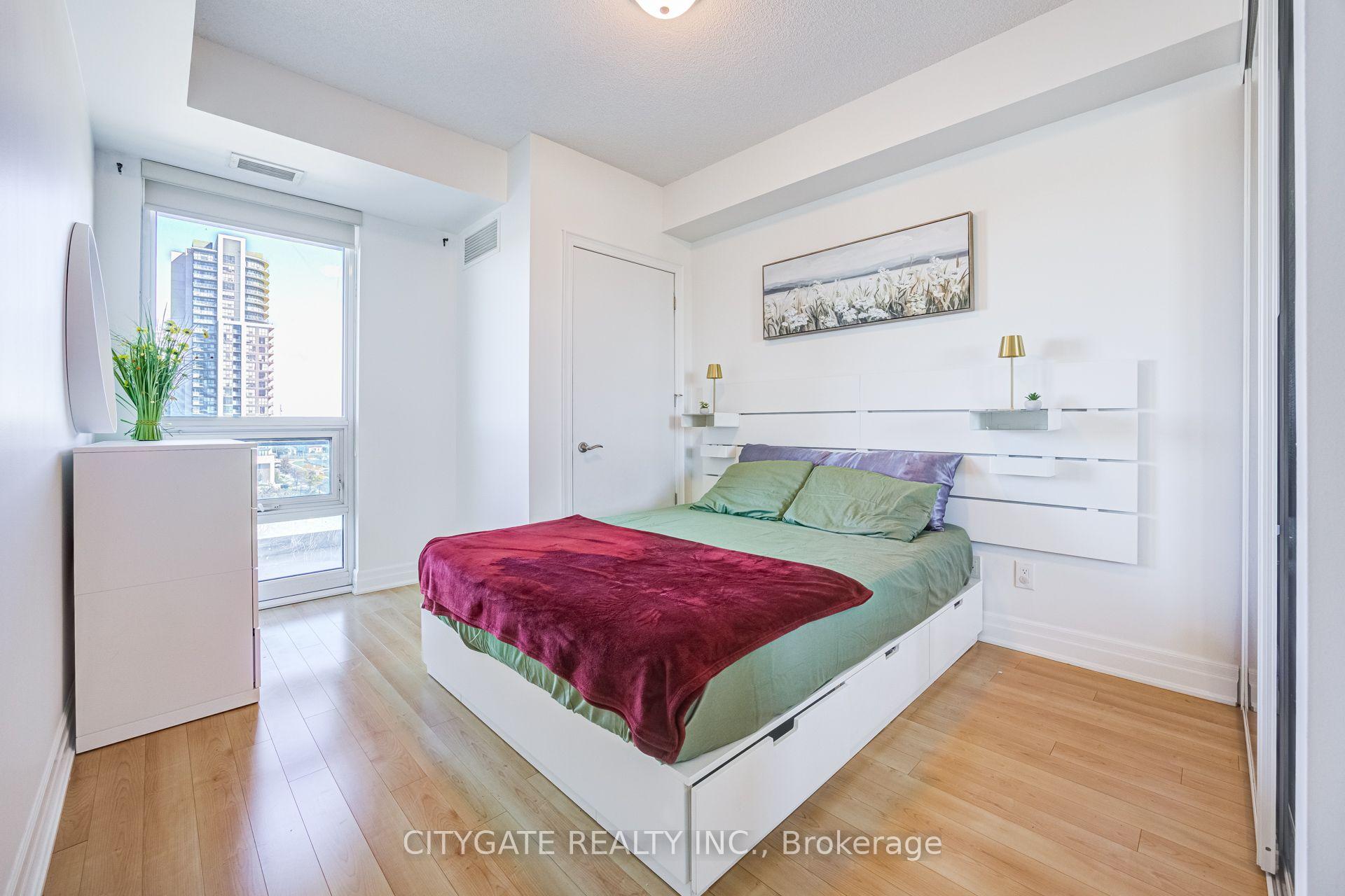 Photo 12 of Unit 809, 100 John Street, Brampton, Downtown Brampton — HOMEH