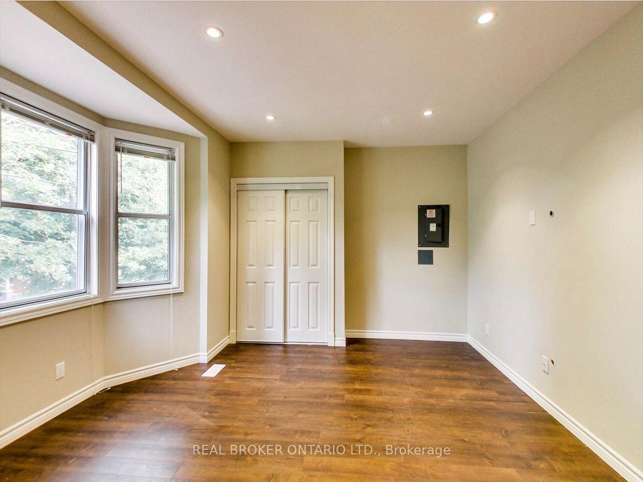 Photo 8 of Unit Upper, 68 Redwood Avenue, Toronto, Greenwood-Coxwell — HOMEH