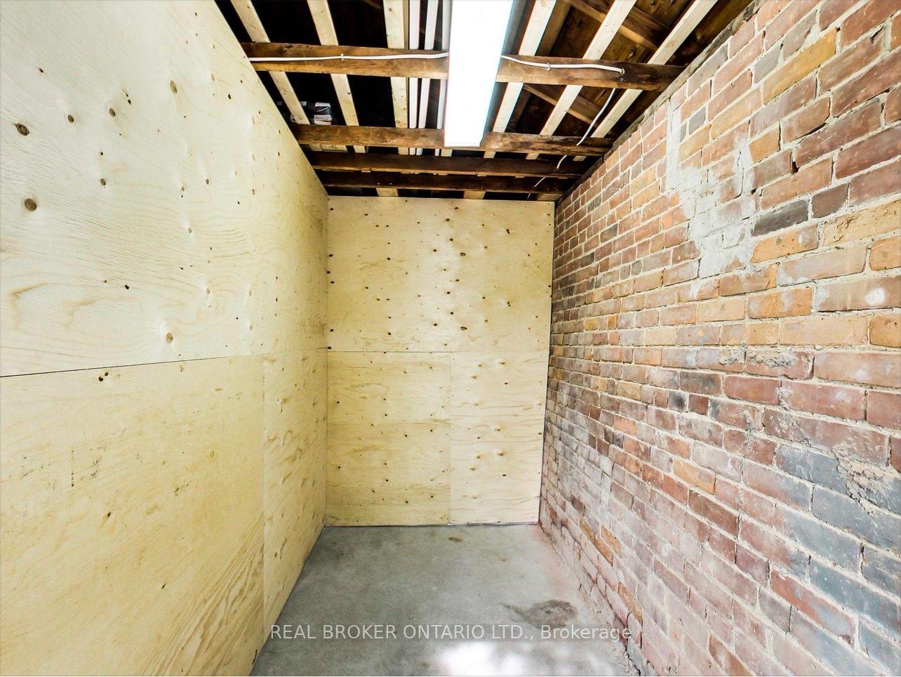 Photo 26 of Unit Upper, 68 Redwood Avenue, Toronto, Greenwood-Coxwell — HOMEH
