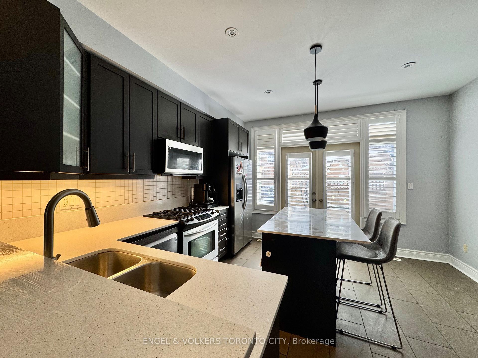 Photo 6 of 77 Ruby Lang Lane, Etobicoke, Mimico — HOMEH