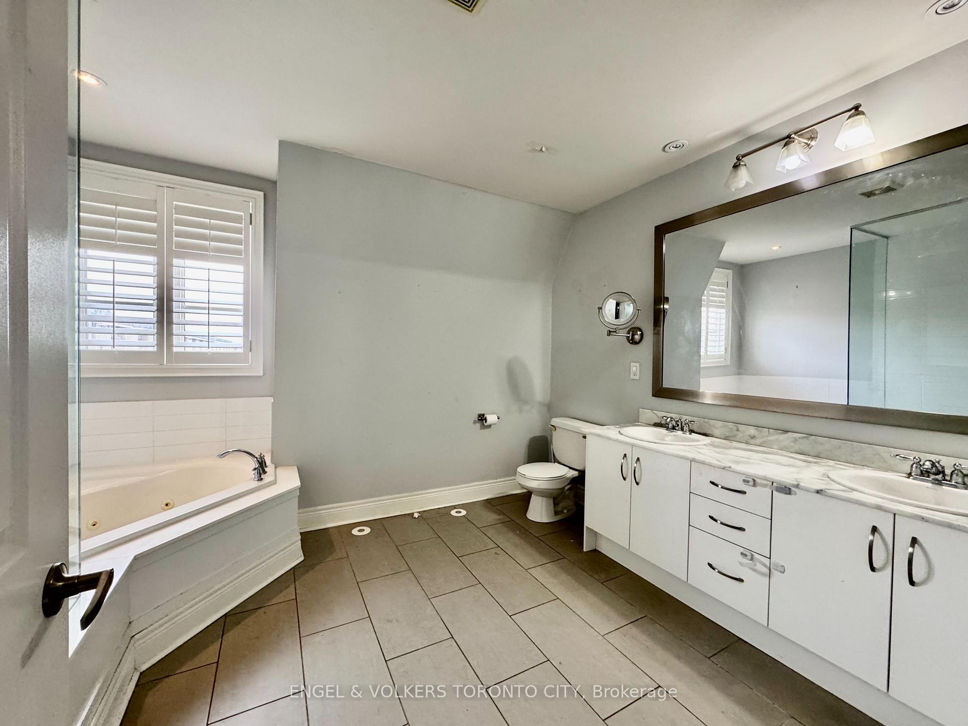 Photo 15 of 77 Ruby Lang Lane, Etobicoke, Mimico — HOMEH