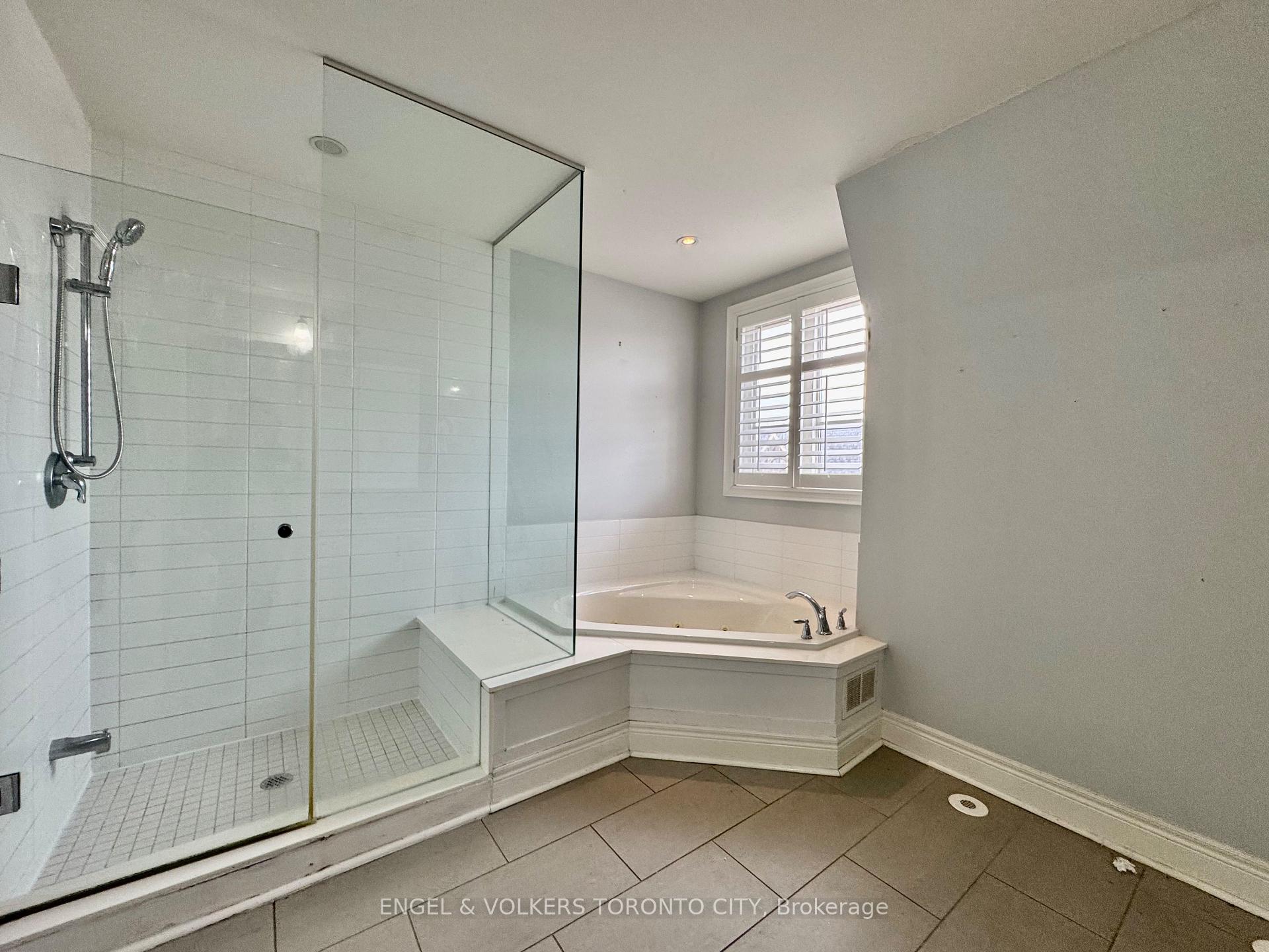 Photo 16 of 77 Ruby Lang Lane, Etobicoke, Mimico — HOMEH