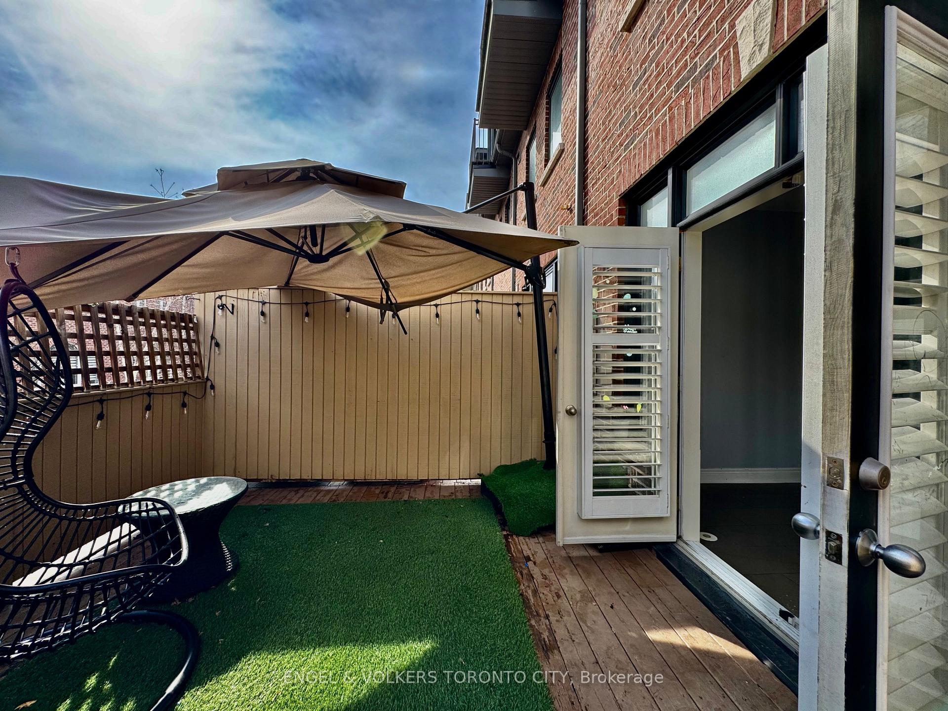 Photo 17 of 77 Ruby Lang Lane, Etobicoke, Mimico — HOMEH