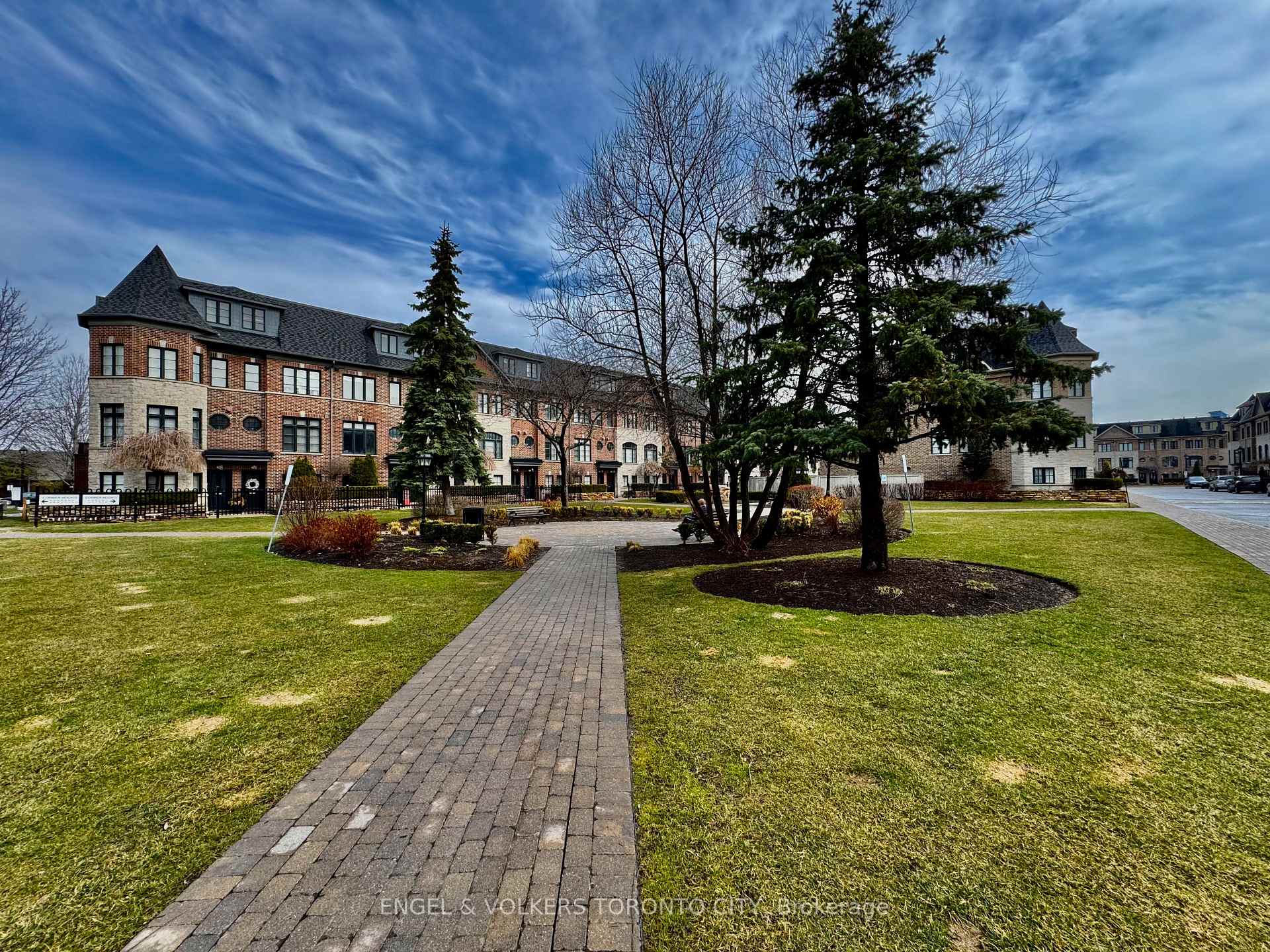 Photo 23 of 77 Ruby Lang Lane, Etobicoke, Mimico — HOMEH
