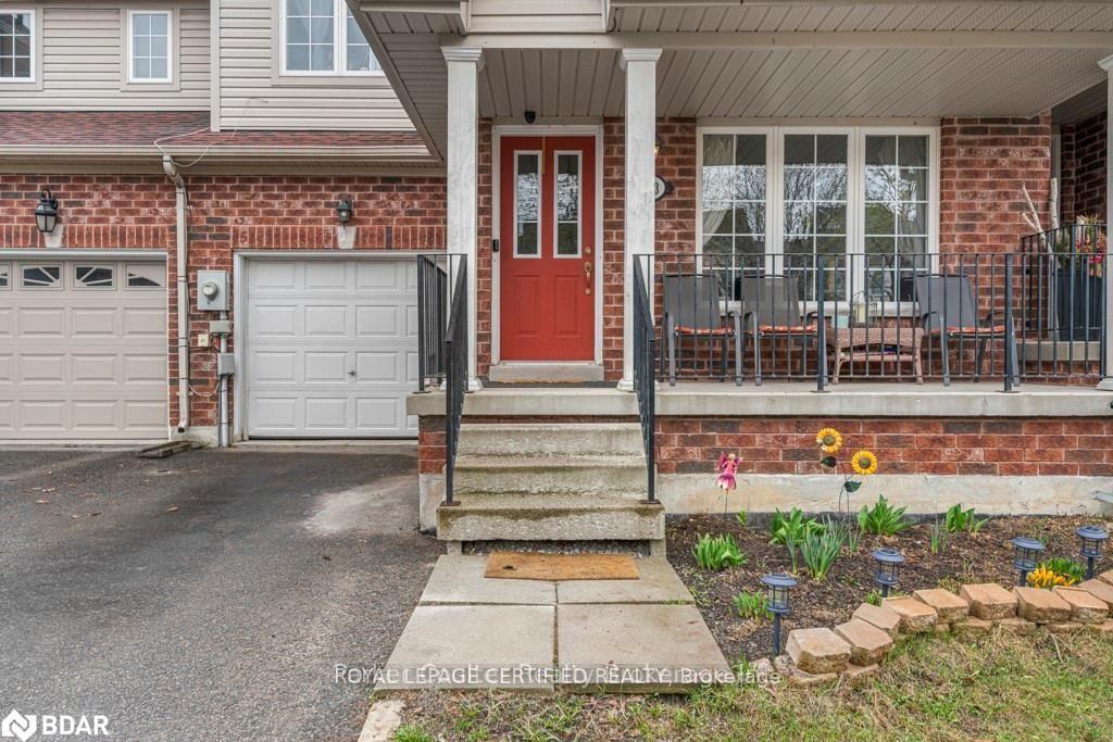 Photo 4 of 133 Thrushwood Drive, Barrie, 400 West — HOMEH