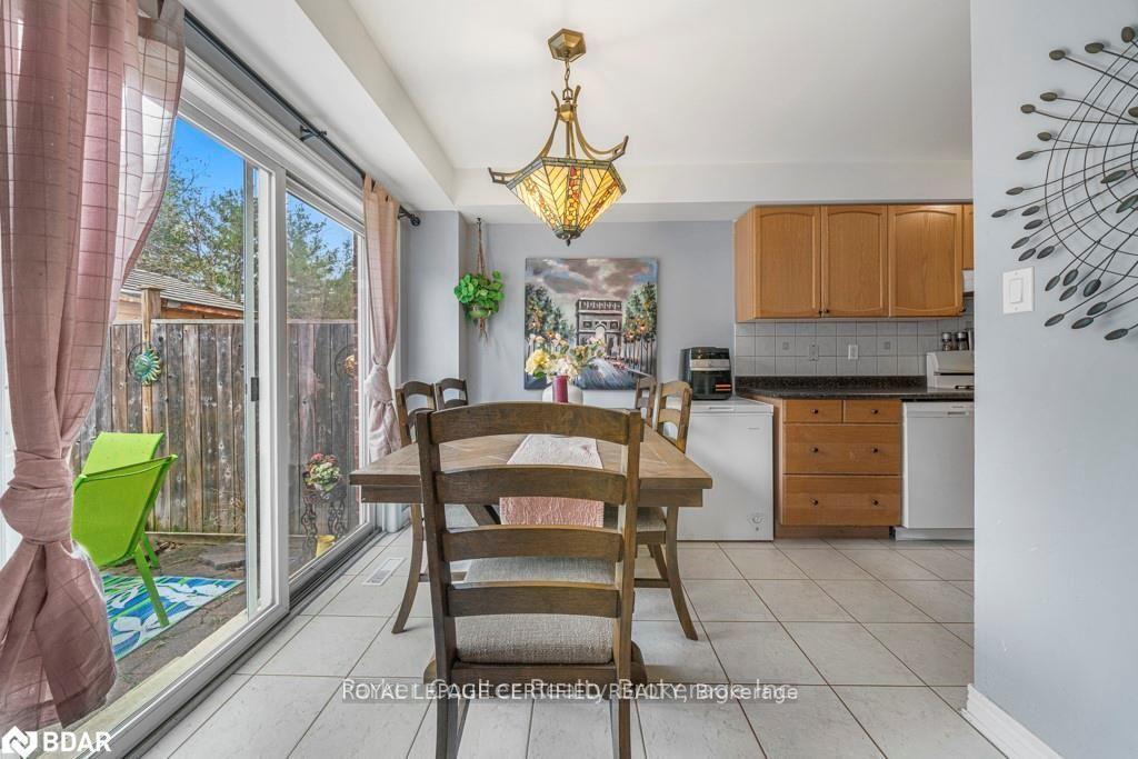 Photo 10 of 133 Thrushwood Drive, Barrie, 400 West — HOMEH