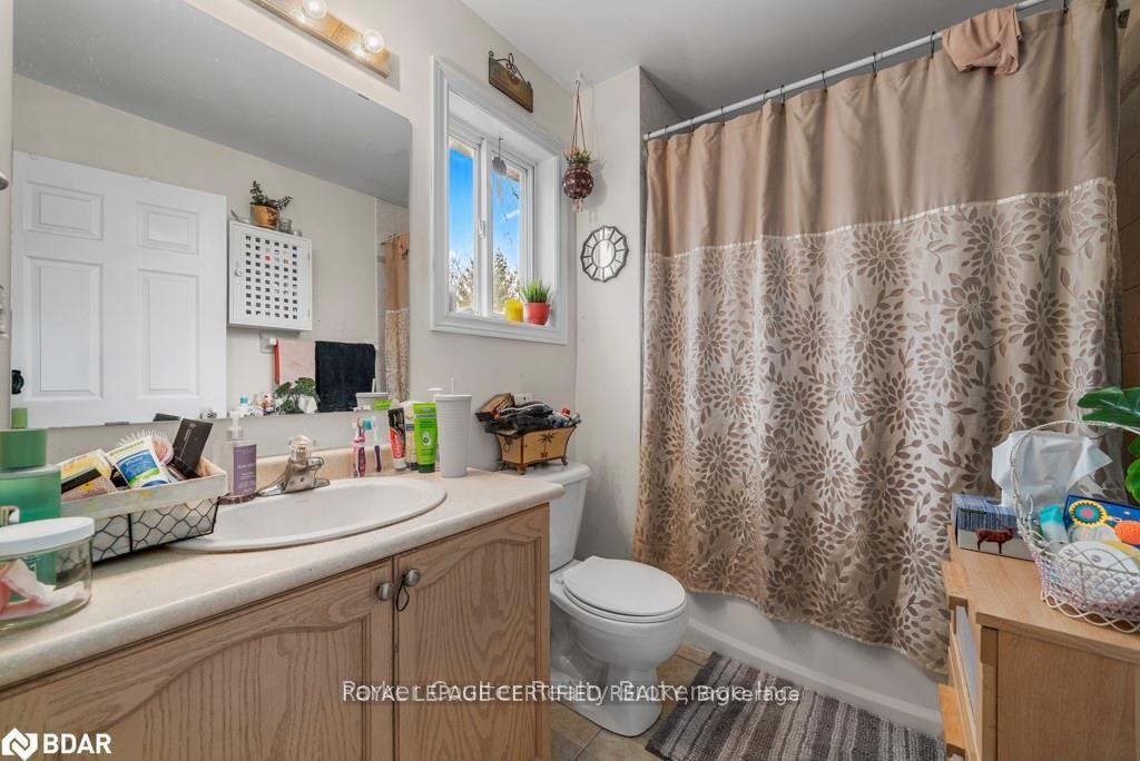 Photo 15 of 133 Thrushwood Drive, Barrie, 400 West — HOMEH