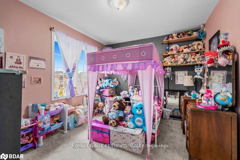 Photo 18 of 133 Thrushwood Drive, Barrie, 400 West — HOMEH