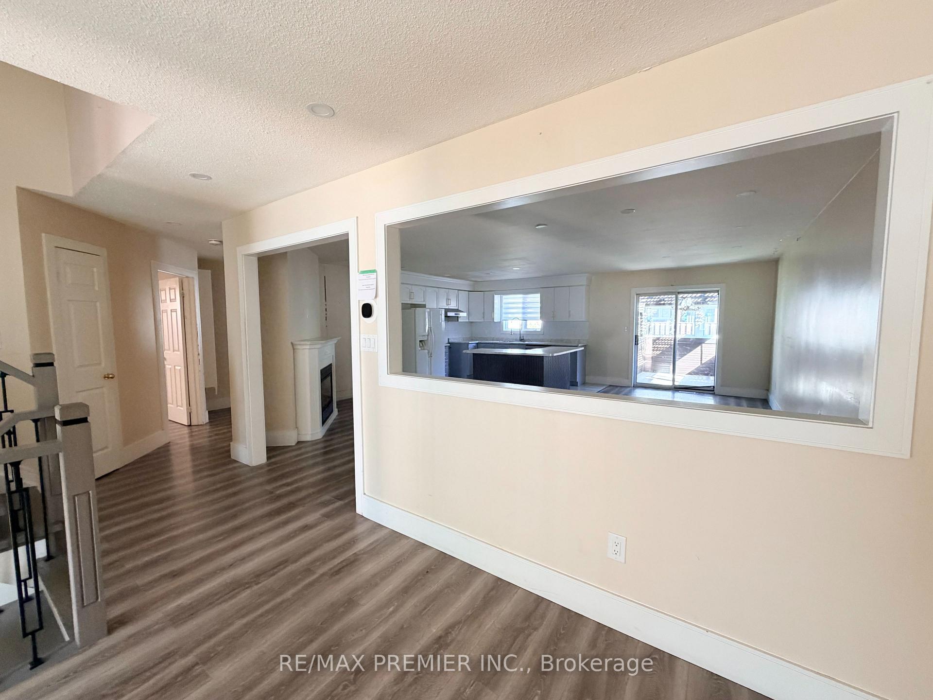 Photo 4 of 155 Drinkwater Road, Brampton, Fletcher's West — HOMEH