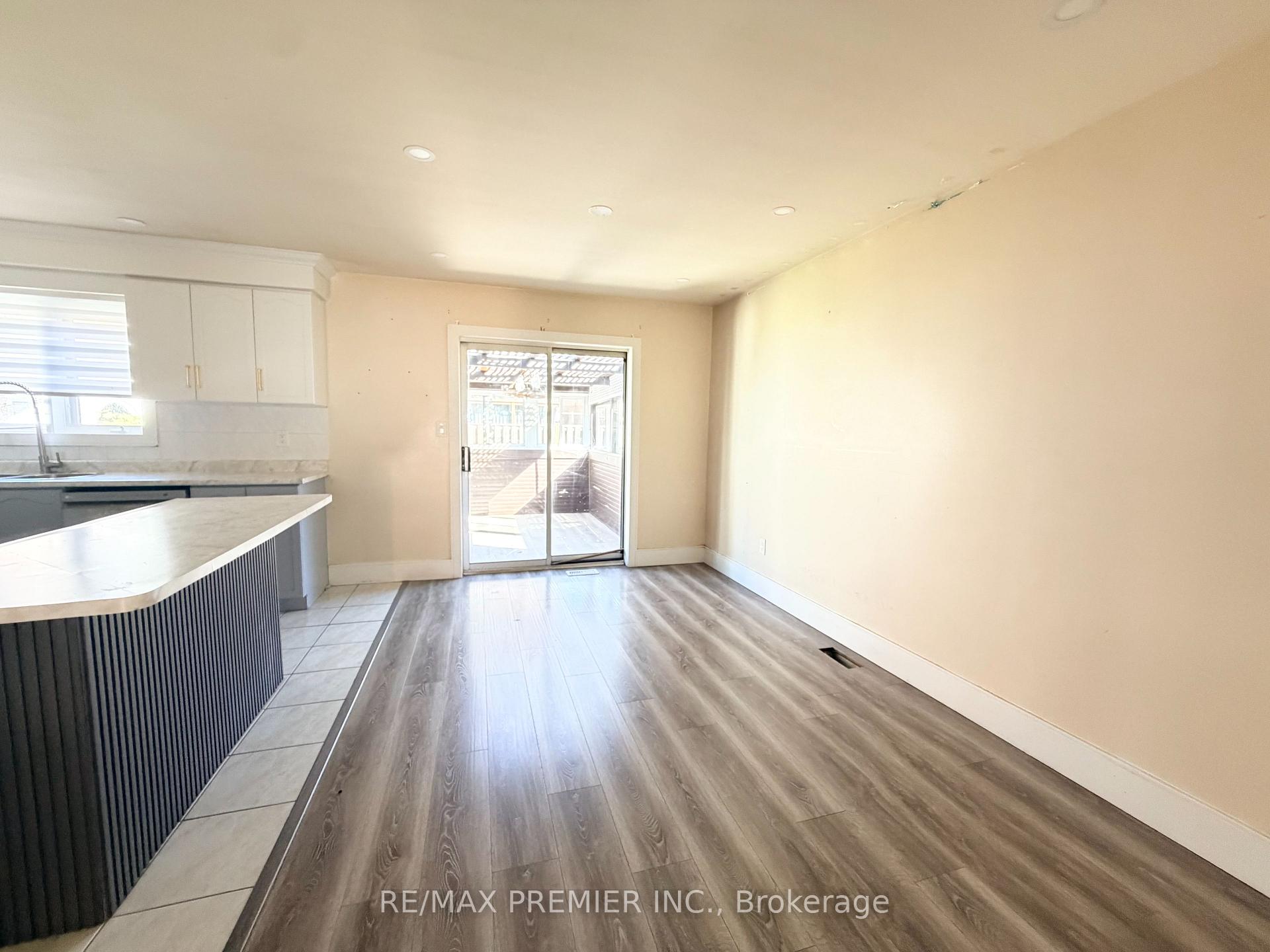 Photo 8 of 155 Drinkwater Road, Brampton, Fletcher's West — HOMEH