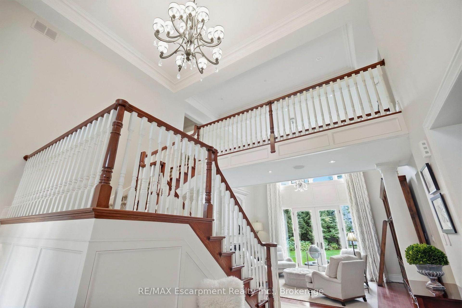Photo 5 of 254 Donessle Drive, Oakville, Old Oakville — HOMEH