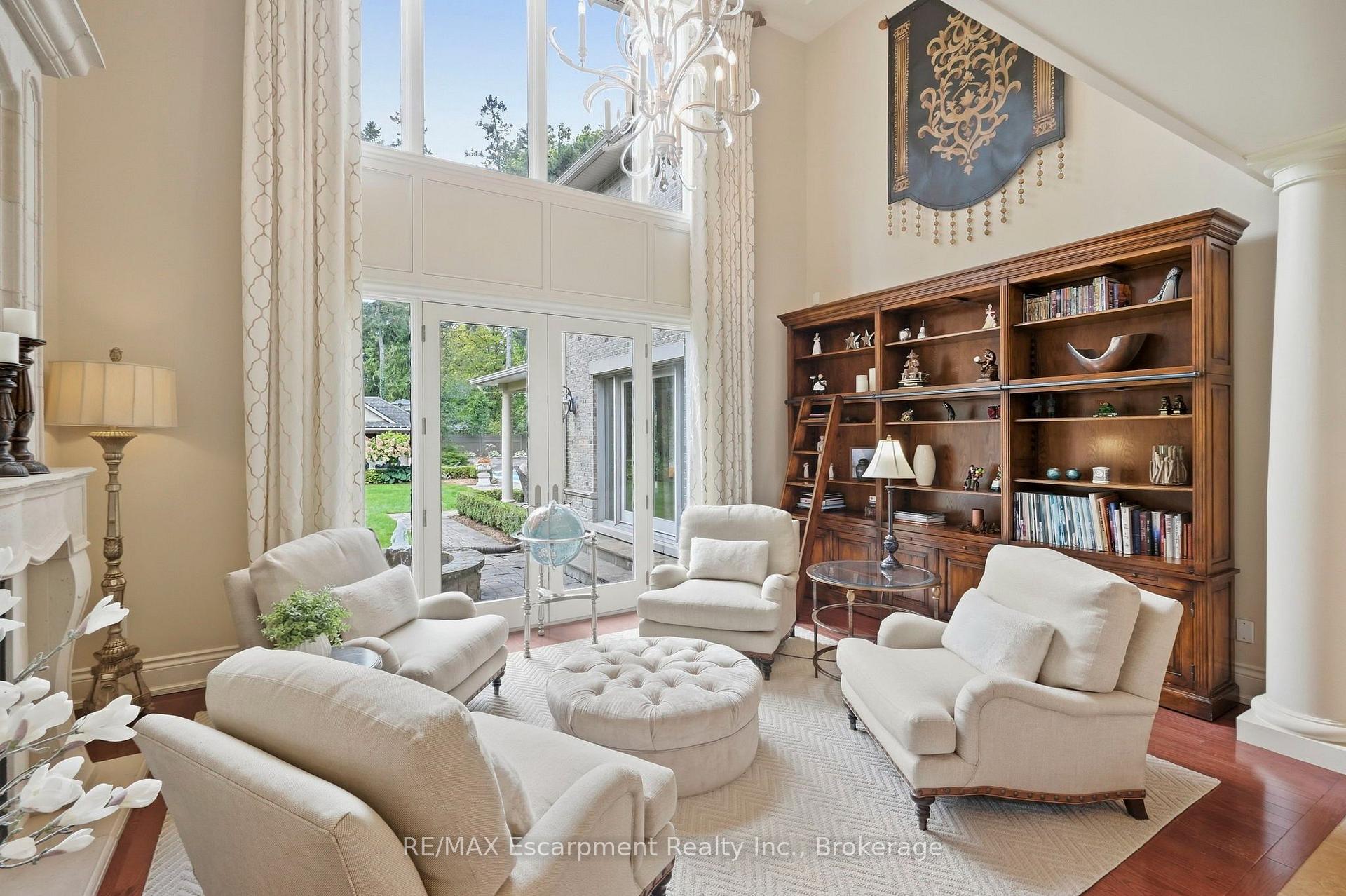 Photo 7 of 254 Donessle Drive, Oakville, Old Oakville — HOMEH