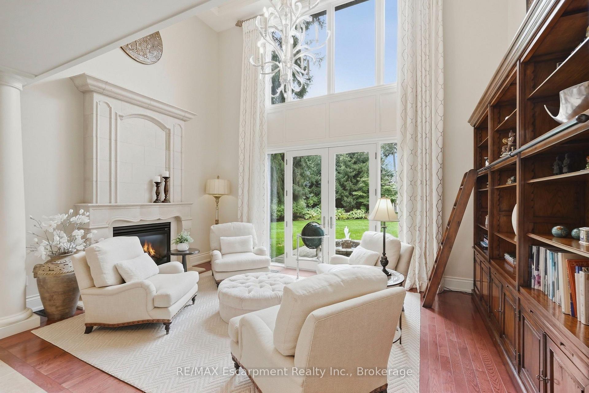 Photo 8 of 254 Donessle Drive, Oakville, Old Oakville — HOMEH