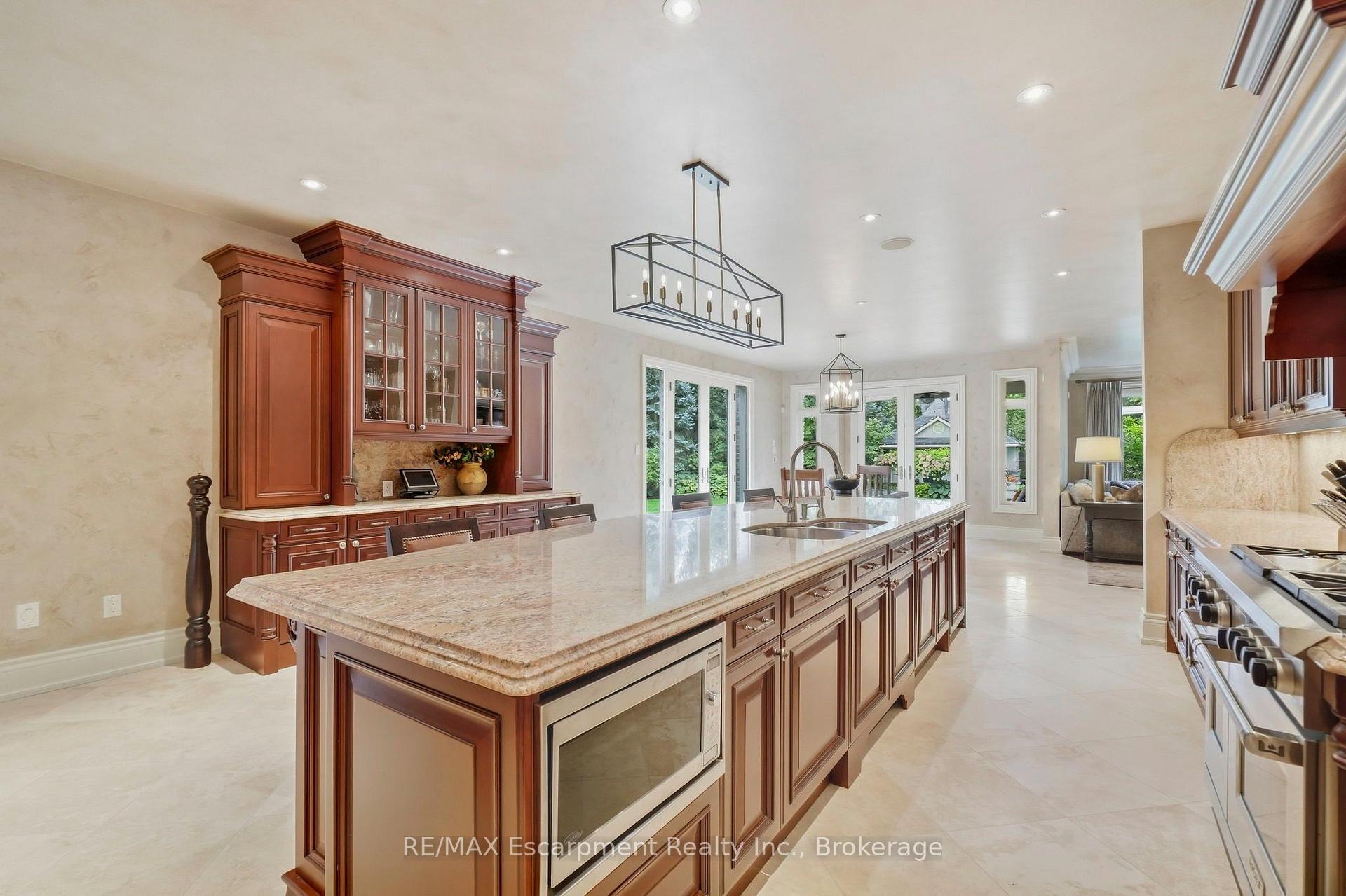 Photo 12 of 254 Donessle Drive, Oakville, Old Oakville — HOMEH