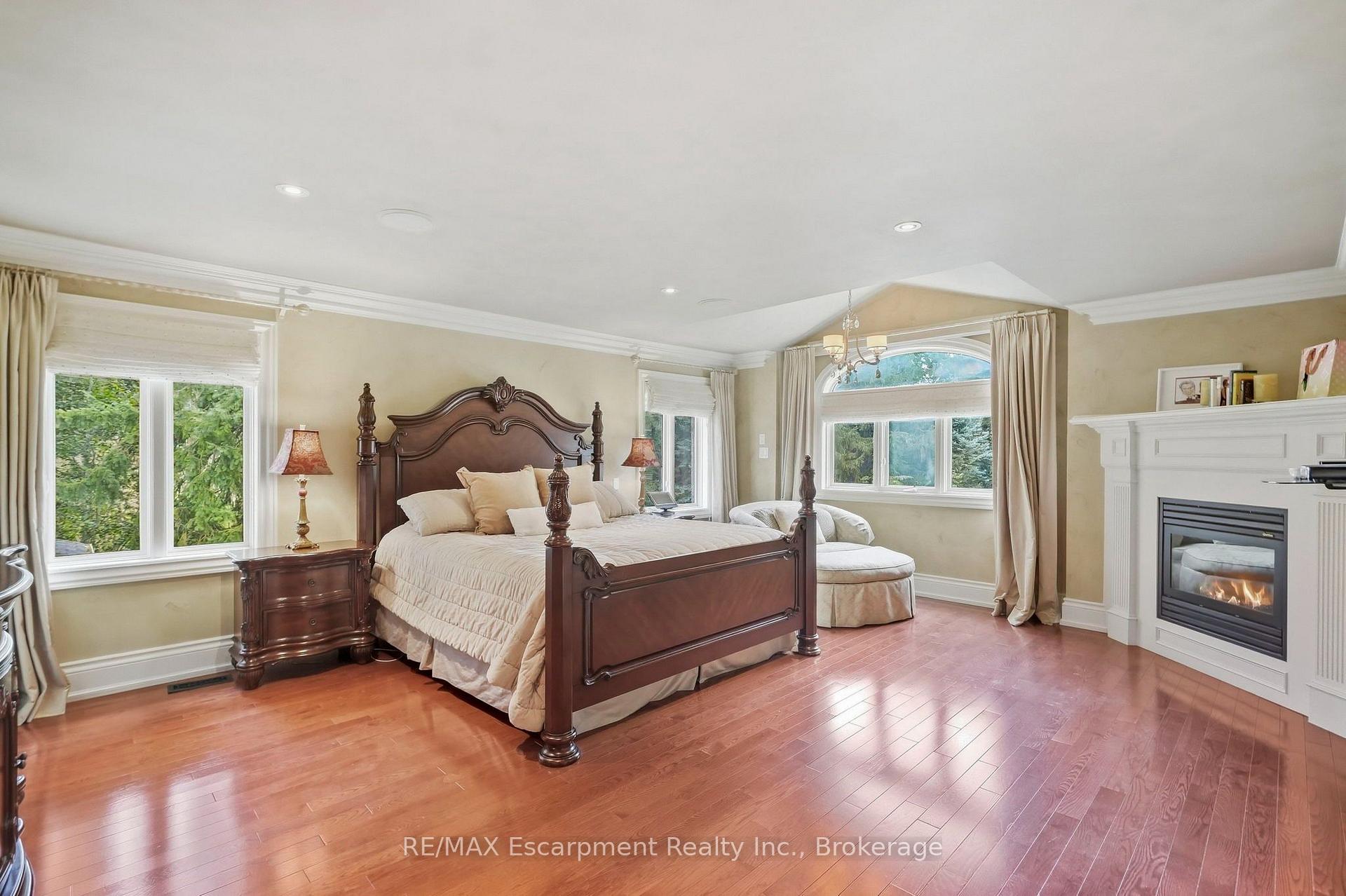 Photo 23 of 254 Donessle Drive, Oakville, Old Oakville — HOMEH
