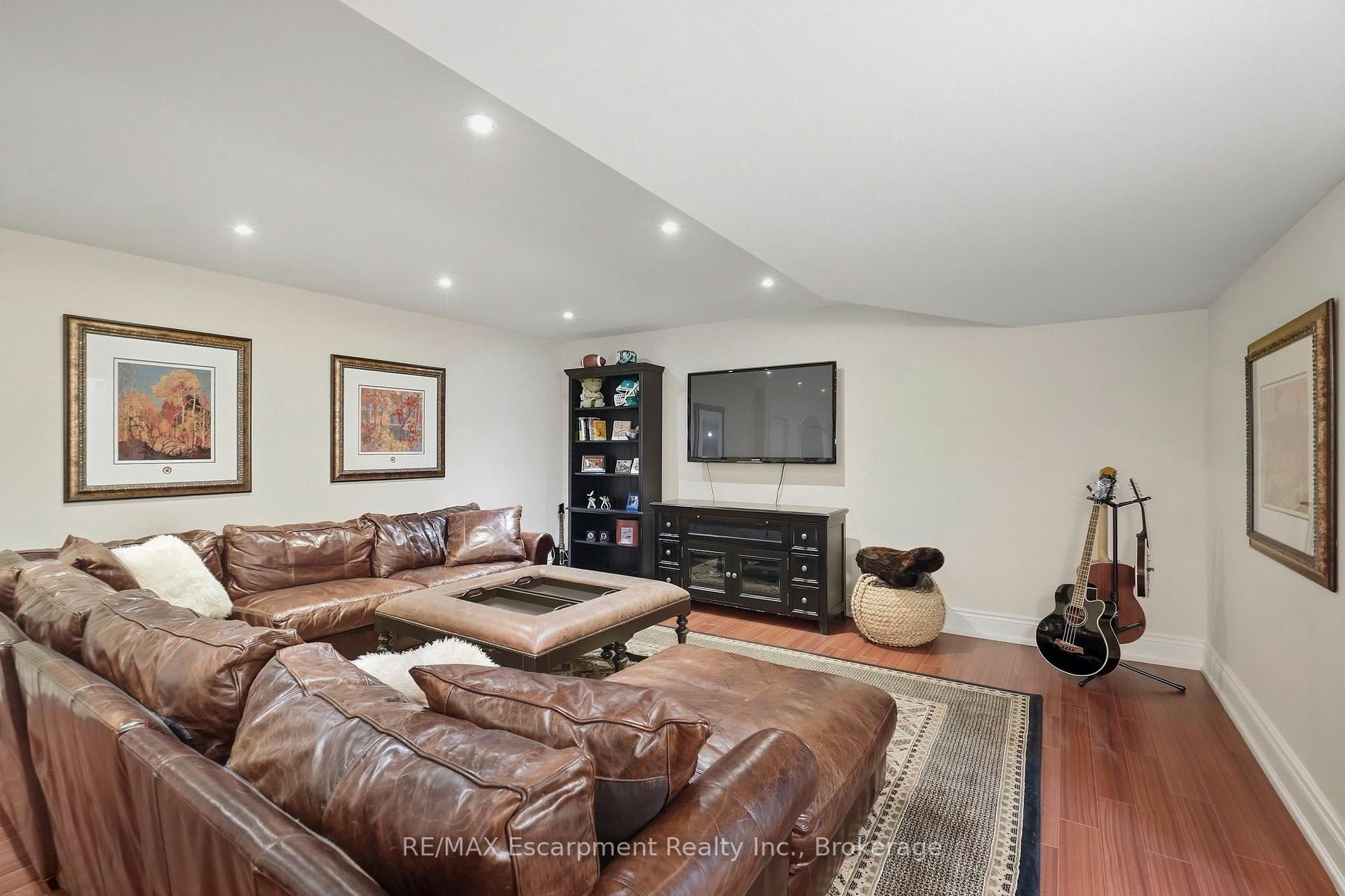 Photo 33 of 254 Donessle Drive, Oakville, Old Oakville — HOMEH