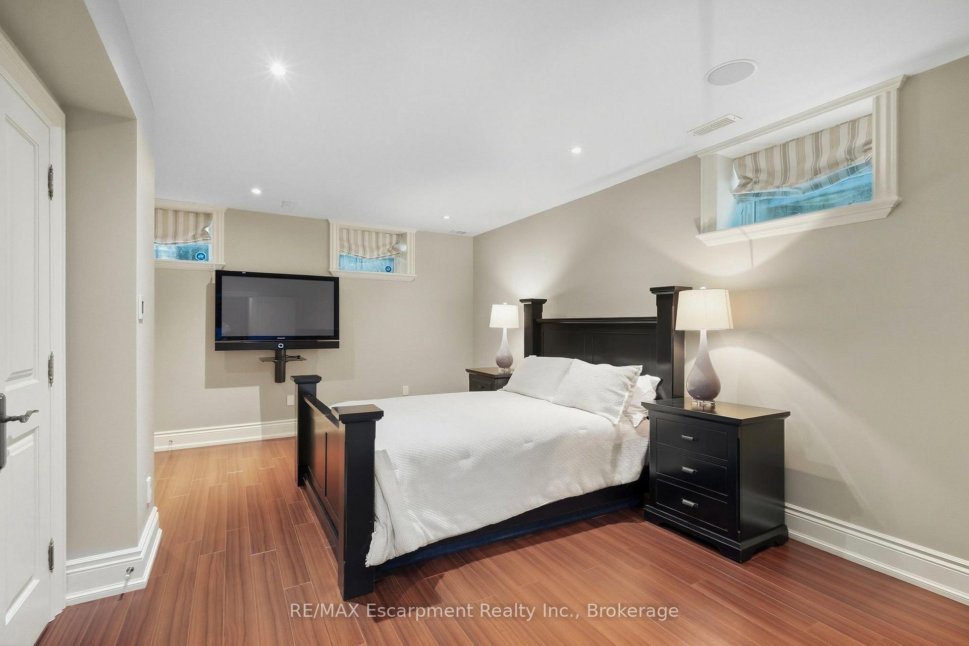 Photo 35 of 254 Donessle Drive, Oakville, Old Oakville — HOMEH