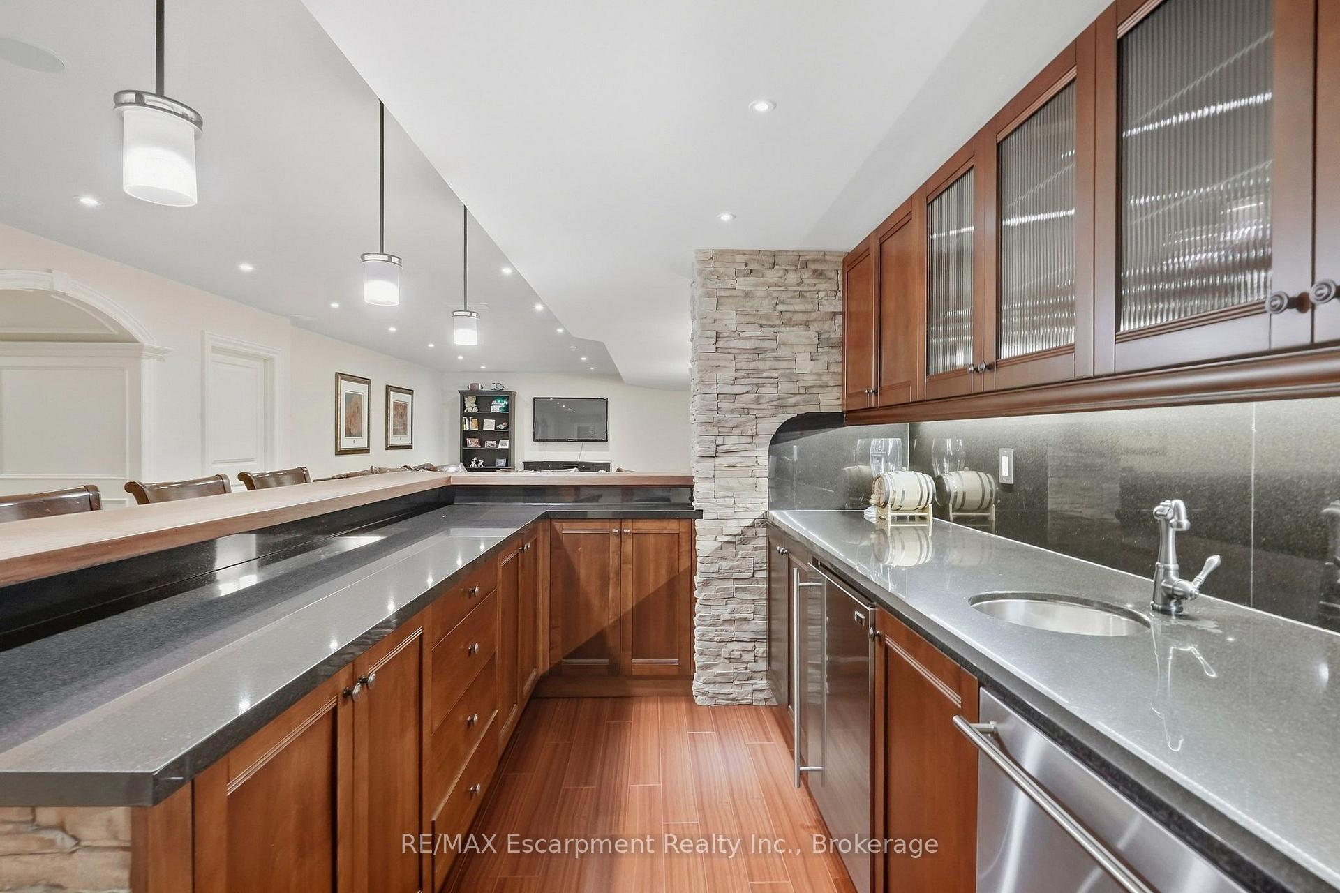 Photo 38 of 254 Donessle Drive, Oakville, Old Oakville — HOMEH