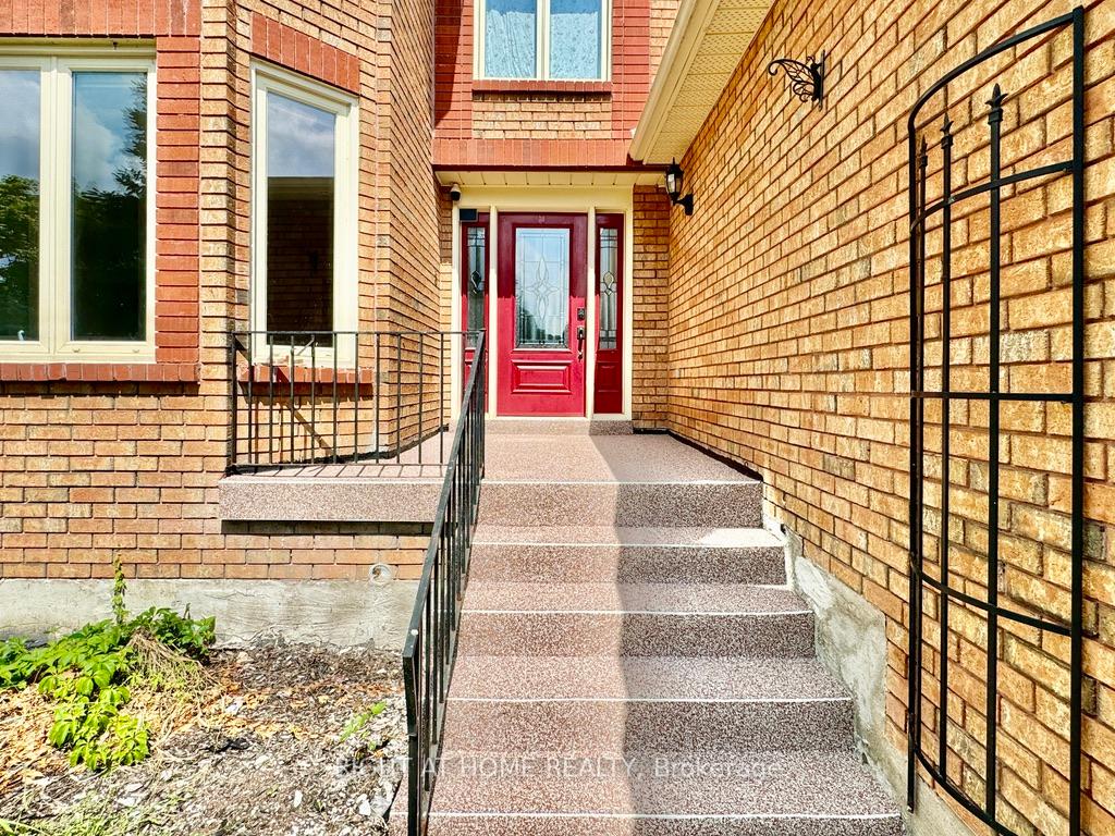 Photo 2 of 48 James Street, Barrie, Ardagh — HOMEH