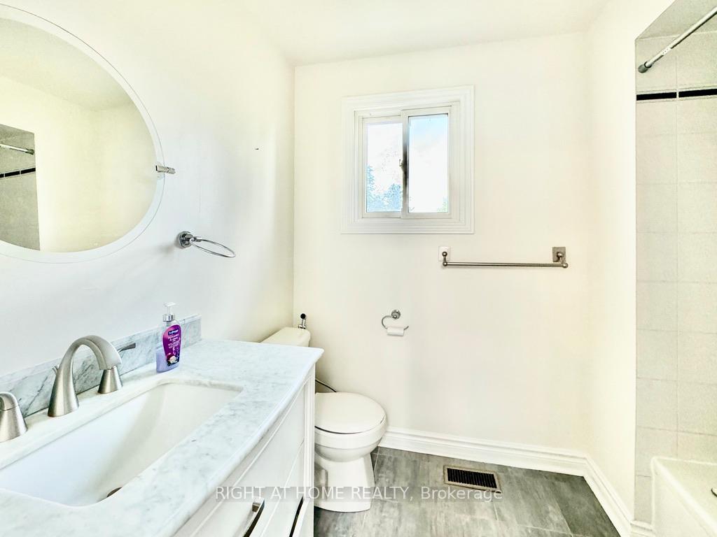 Photo 13 of 48 James Street, Barrie, Ardagh — HOMEH