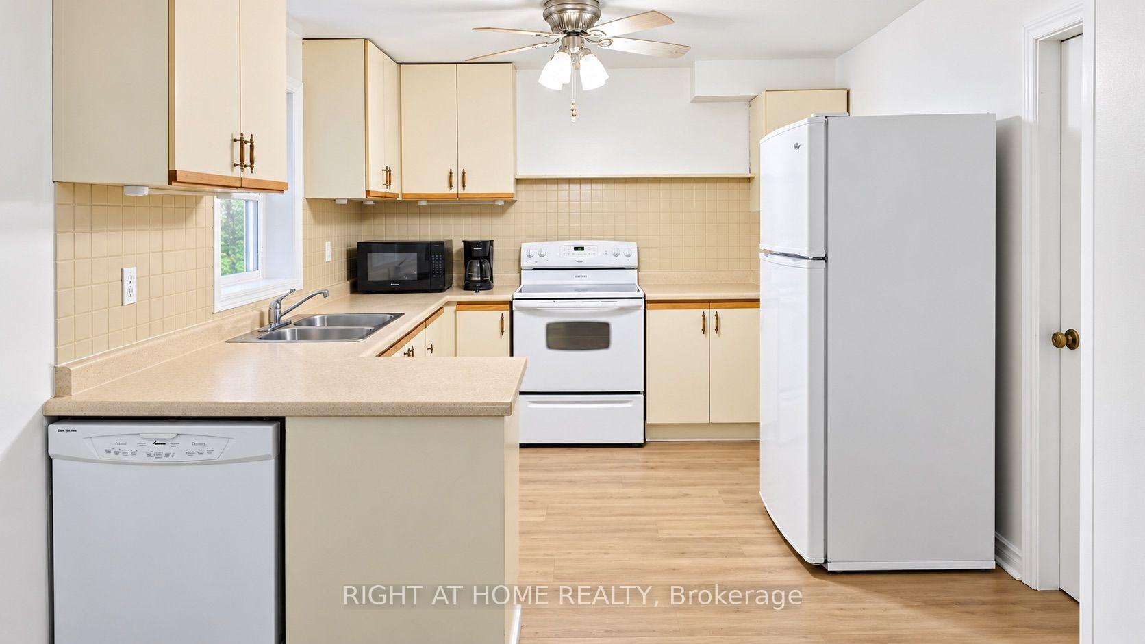 Photo 15 of 48 James Street, Barrie, Ardagh — HOMEH