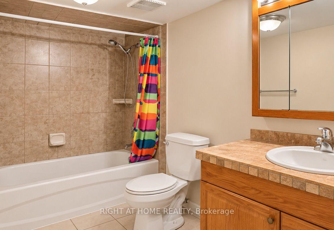 Photo 16 of 48 James Street, Barrie, Ardagh — HOMEH