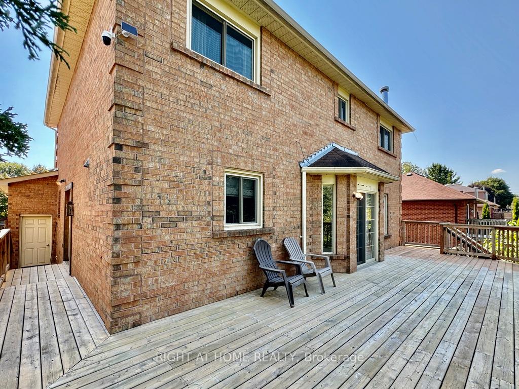 Photo 17 of 48 James Street, Barrie, Ardagh — HOMEH