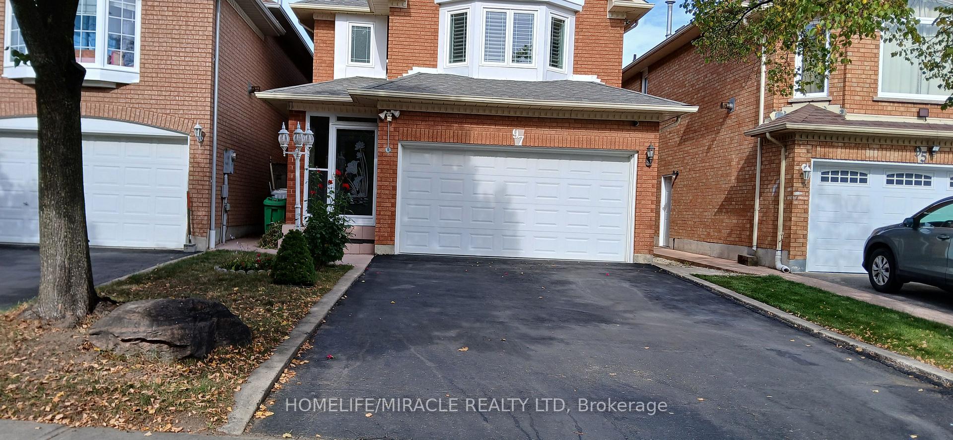Photo 2 of 97 Wildberry Crescent, Brampton, Sandringham-Wellington — HOMEH