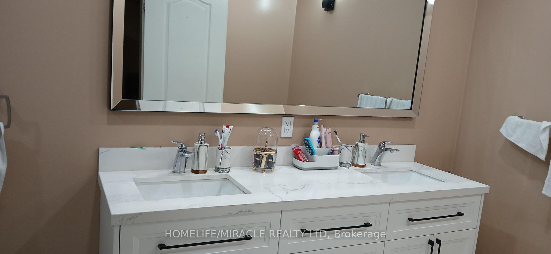 Photo 18 of 97 Wildberry Crescent, Brampton, Sandringham-Wellington — HOMEH
