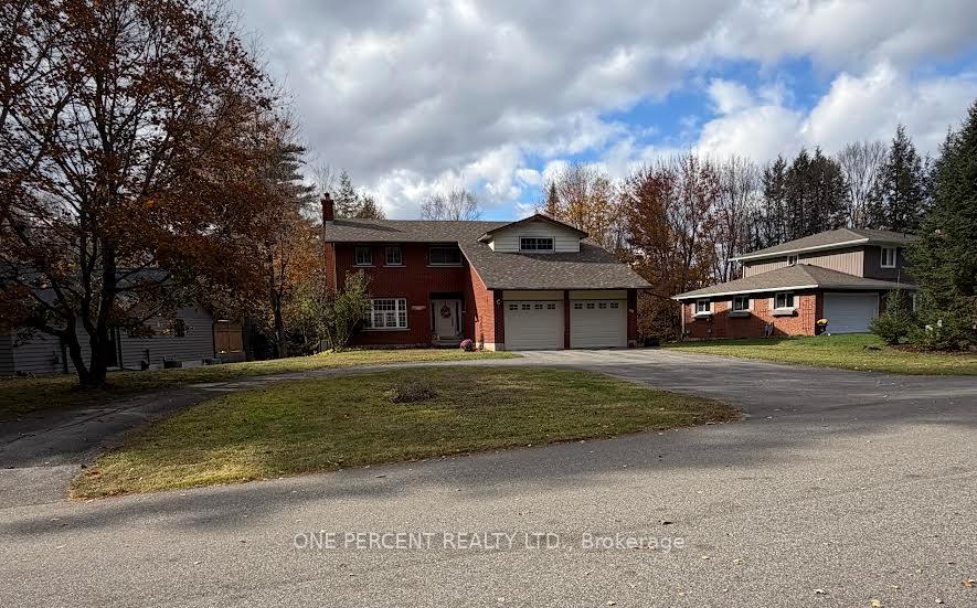 Photo 2 of 40 Golf Course Road, Bracebridge, Macaulay — HOMEH