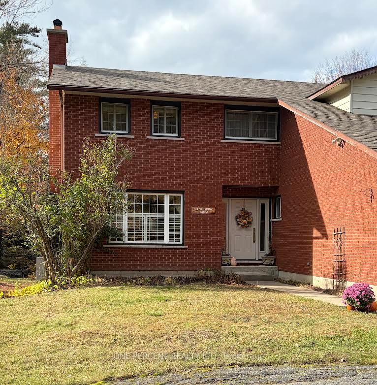 Photo 3 of 40 Golf Course Road, Bracebridge, Macaulay — HOMEH