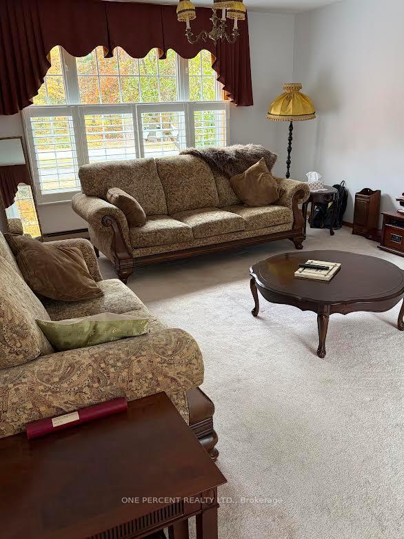 Photo 6 of 40 Golf Course Road, Bracebridge, Macaulay — HOMEH