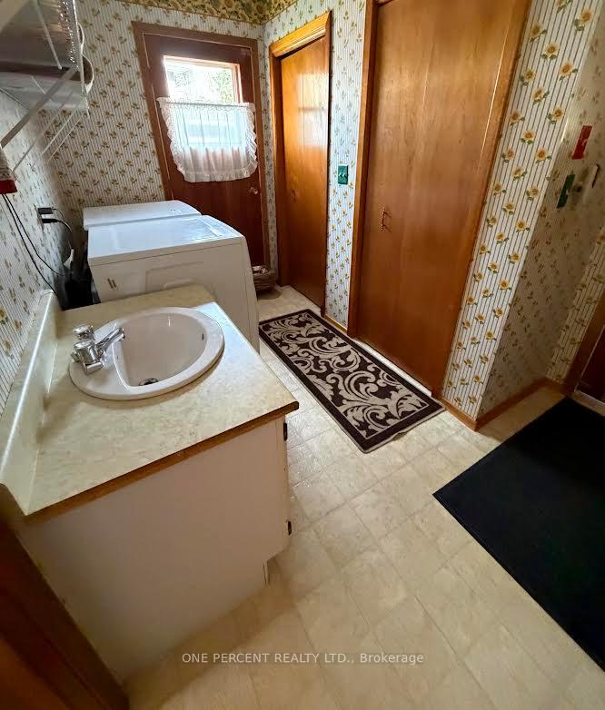 Photo 15 of 40 Golf Course Road, Bracebridge, Macaulay — HOMEH