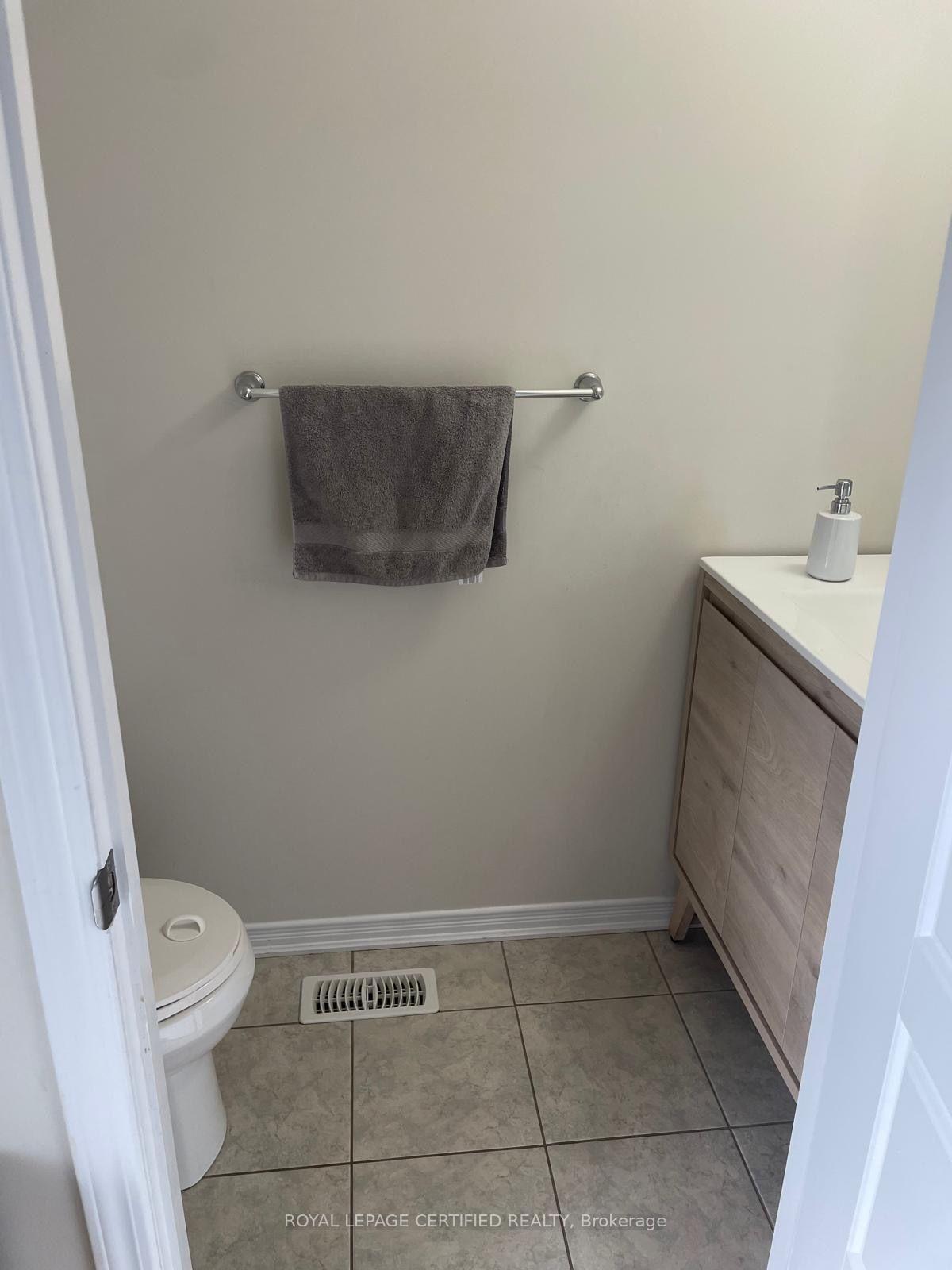 Photo 8 of 15 Cactus Crescent, Hamilton, Stoney Creek — HOMEH