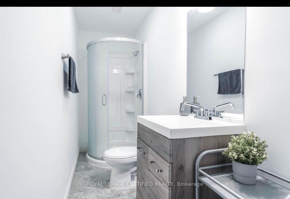 Photo 9 of 15 Cactus Crescent, Hamilton, Stoney Creek — HOMEH