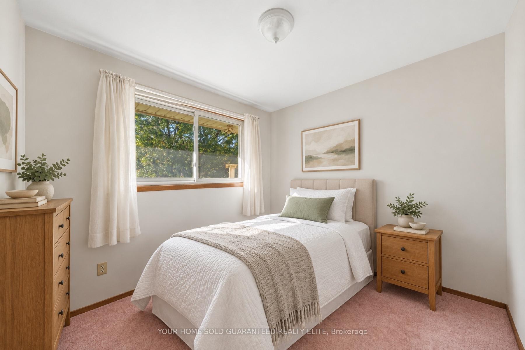 Photo 11 of 31 Bendingroad Crescent, St. Catharines, Lakeport — HOMEH