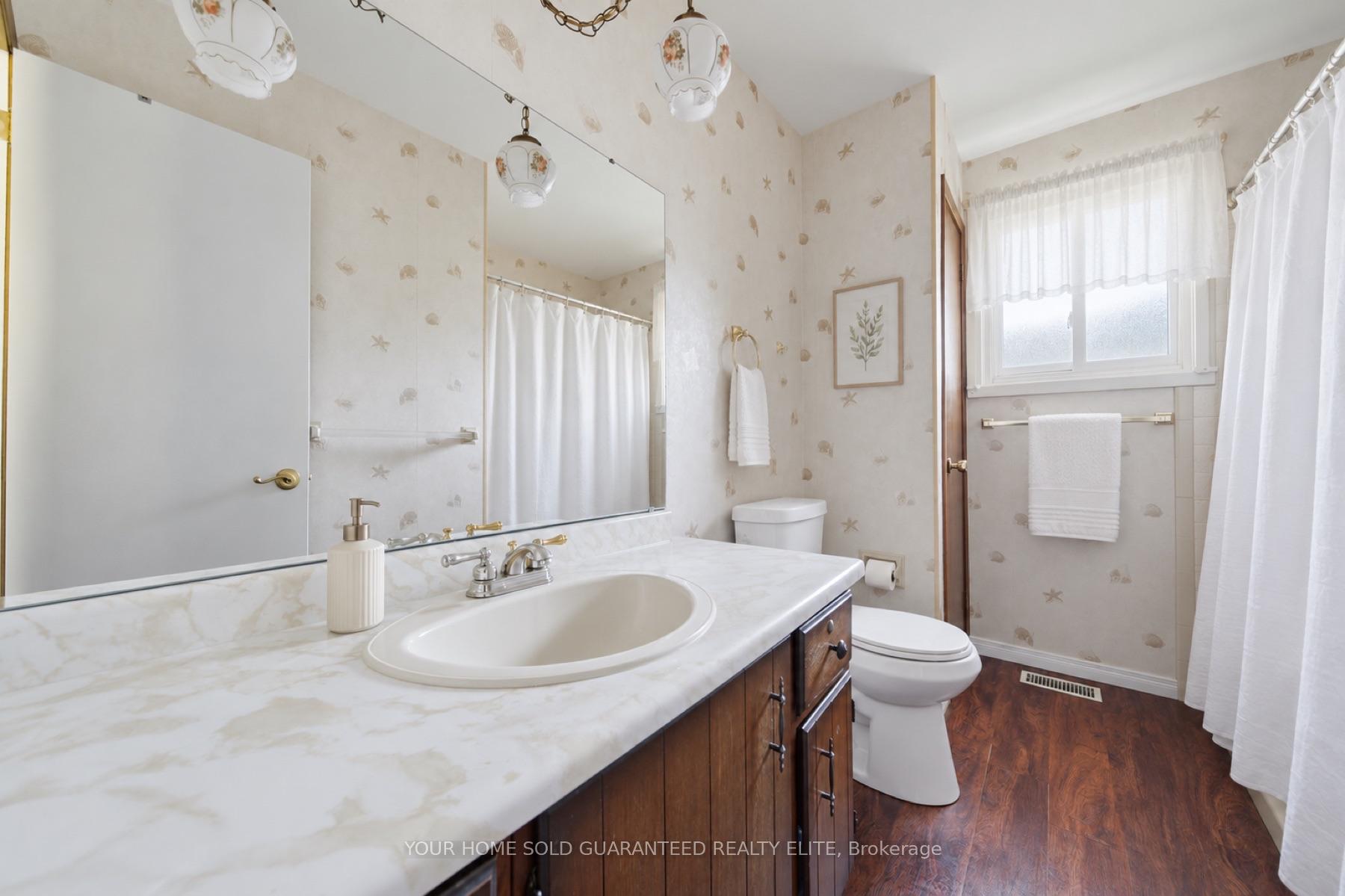 Photo 13 of 31 Bendingroad Crescent, St. Catharines, Lakeport — HOMEH