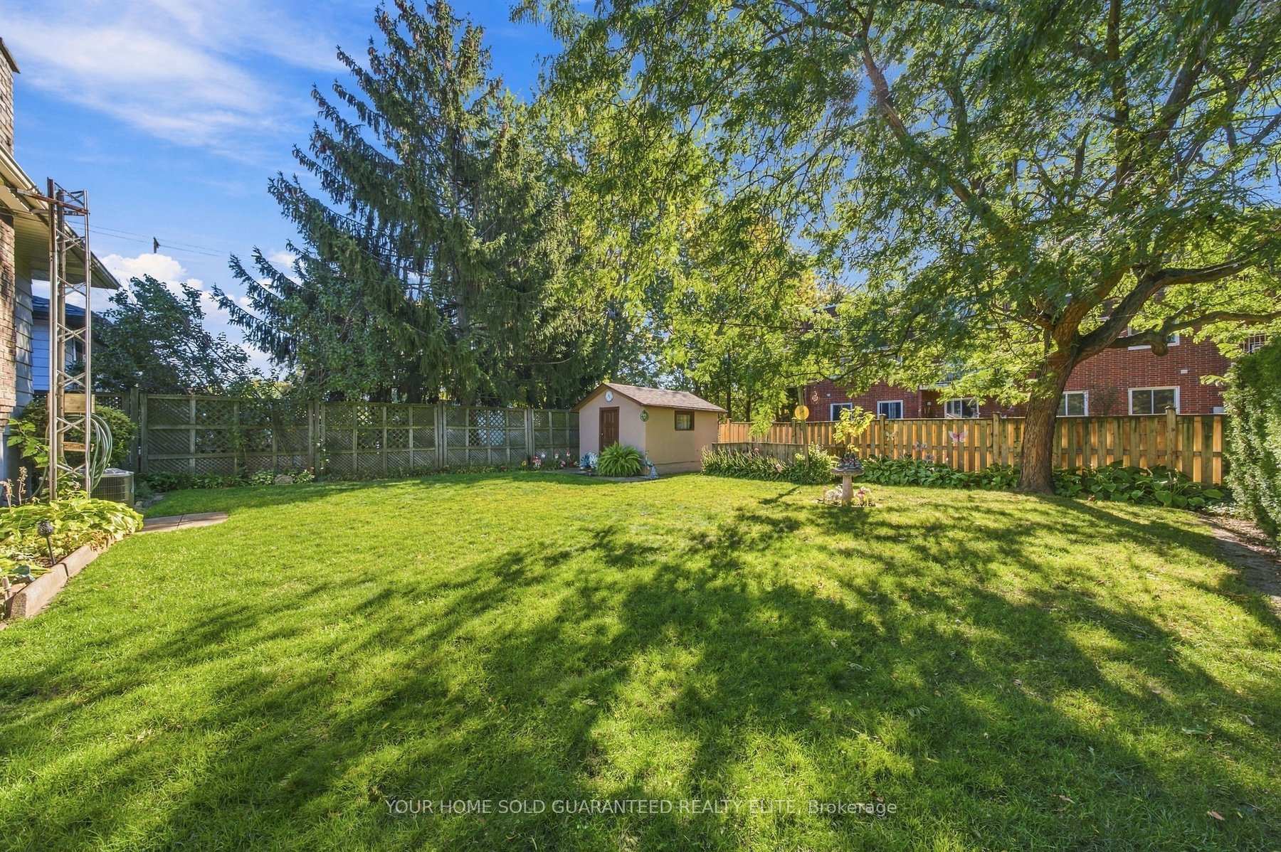 Photo 18 of 31 Bendingroad Crescent, St. Catharines, Lakeport — HOMEH