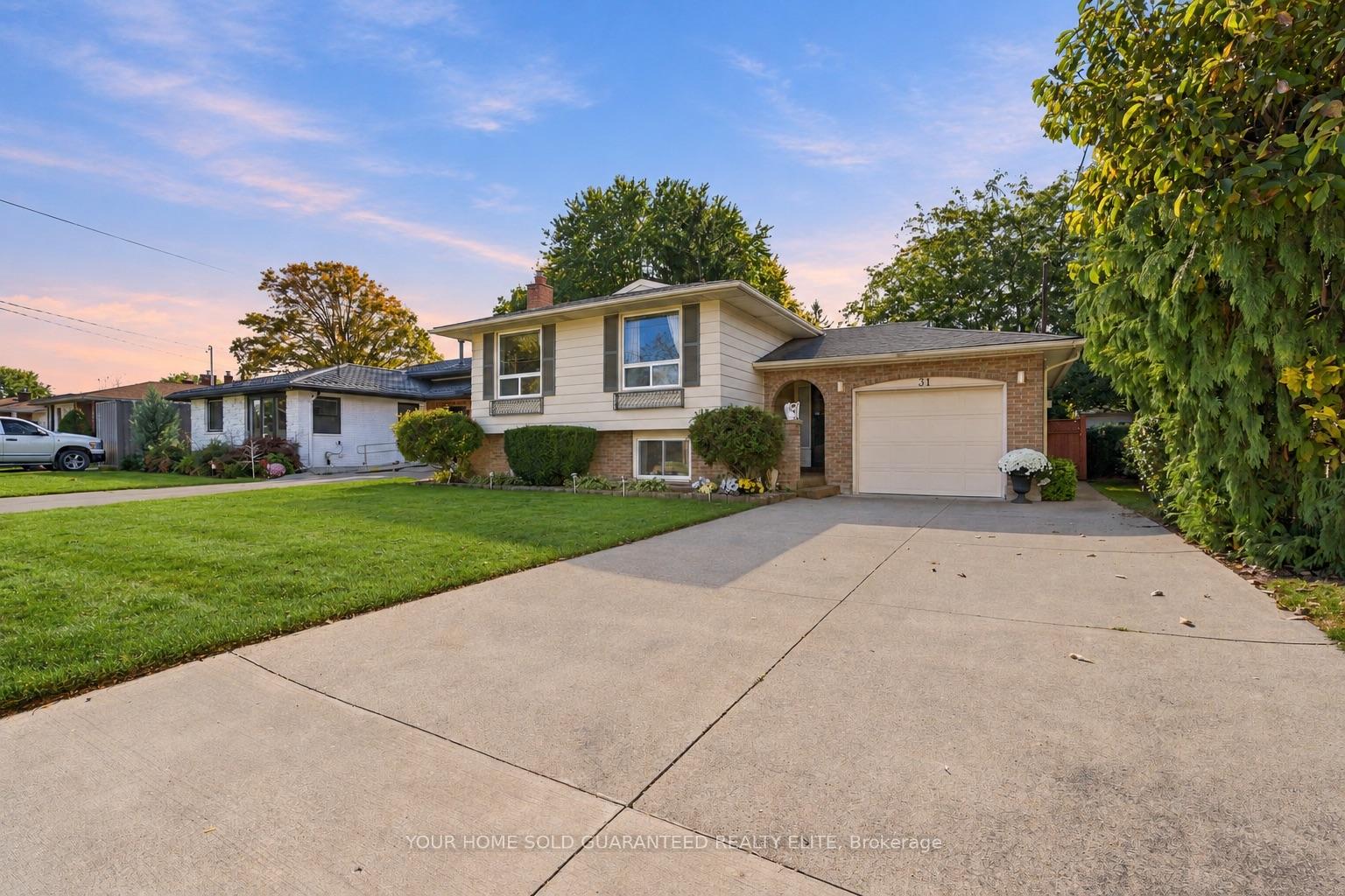 Photo 23 of 31 Bendingroad Crescent, St. Catharines, Lakeport — HOMEH
