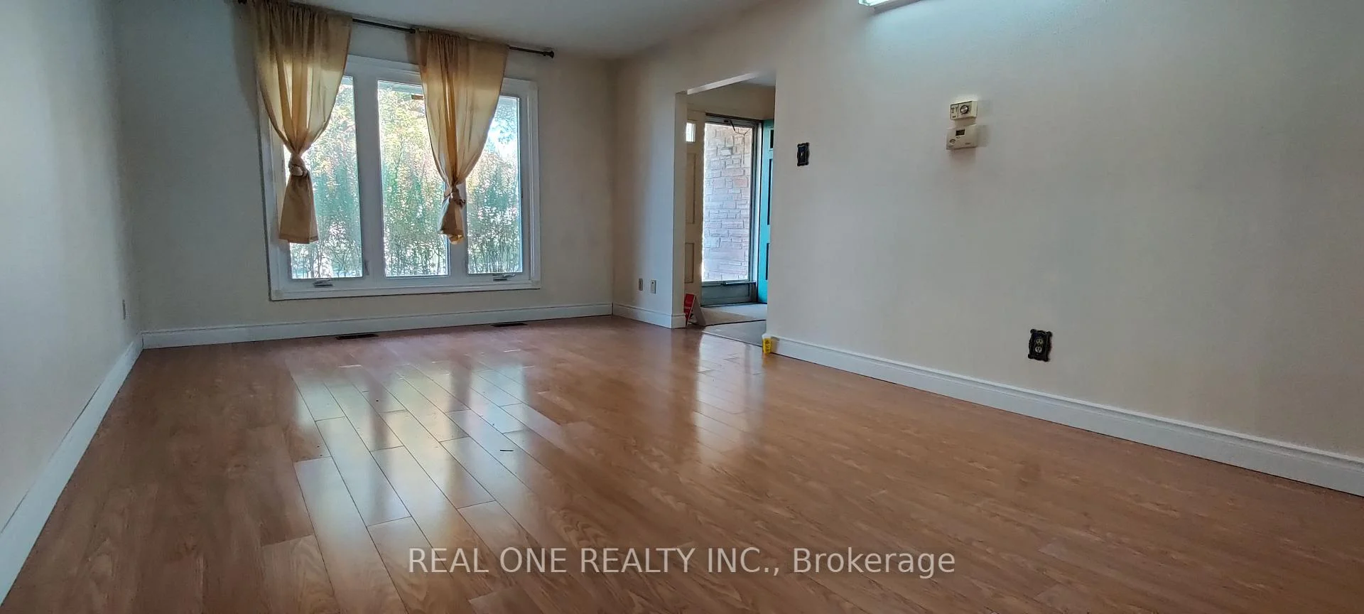 Photo 3 of Unit Upper, 93 Southdale Drive, Markham, Bullock — HOMEH
