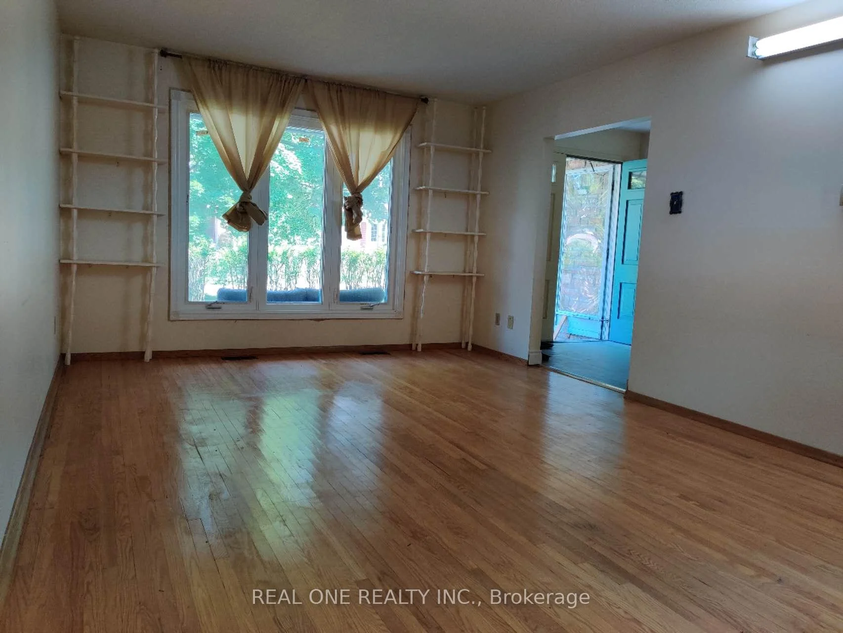 Photo 10 of Unit Upper, 93 Southdale Drive, Markham, Bullock — HOMEH