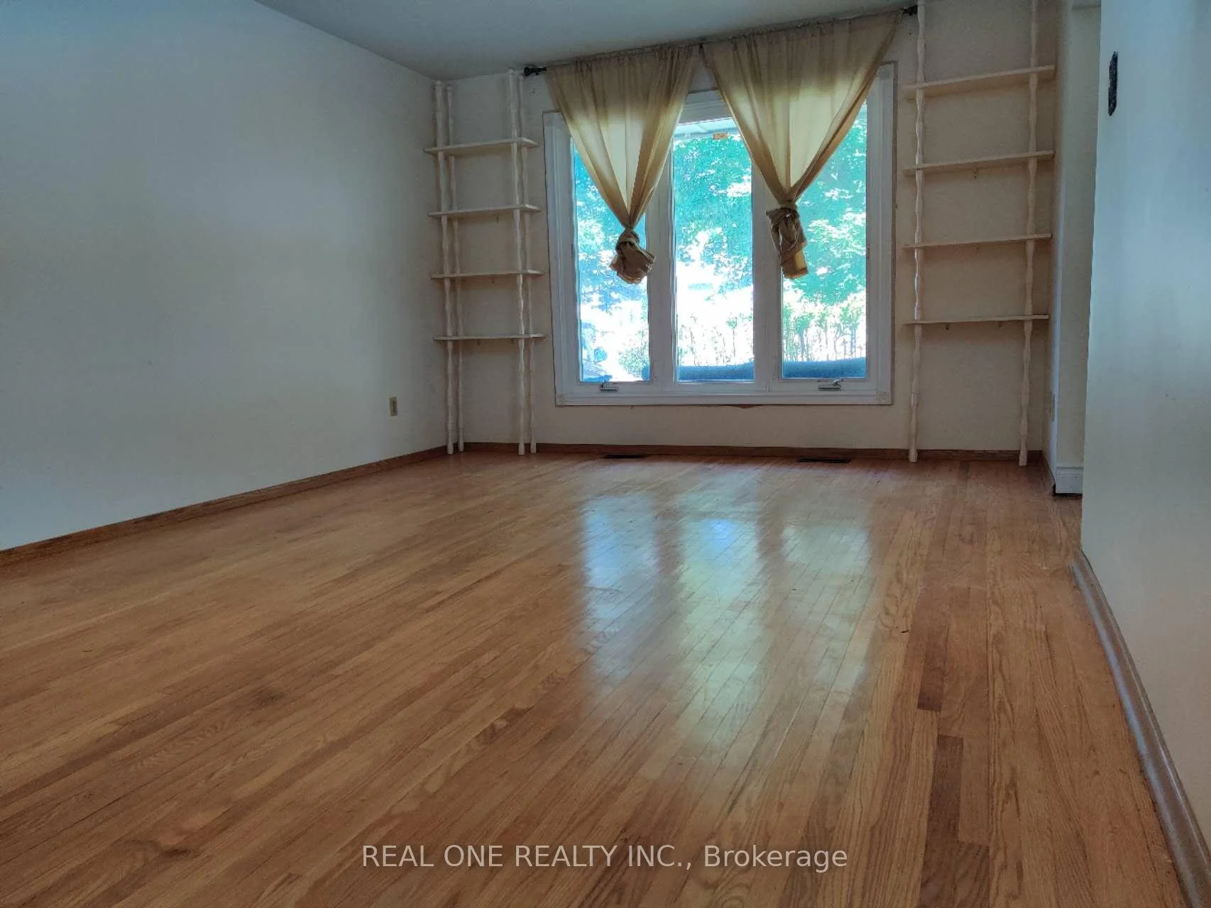 Photo 15 of Unit Upper, 93 Southdale Drive, Markham, Bullock — HOMEH