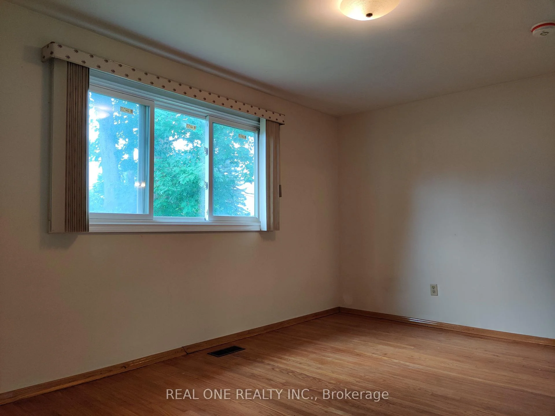 Photo 20 of Unit Upper, 93 Southdale Drive, Markham, Bullock — HOMEH