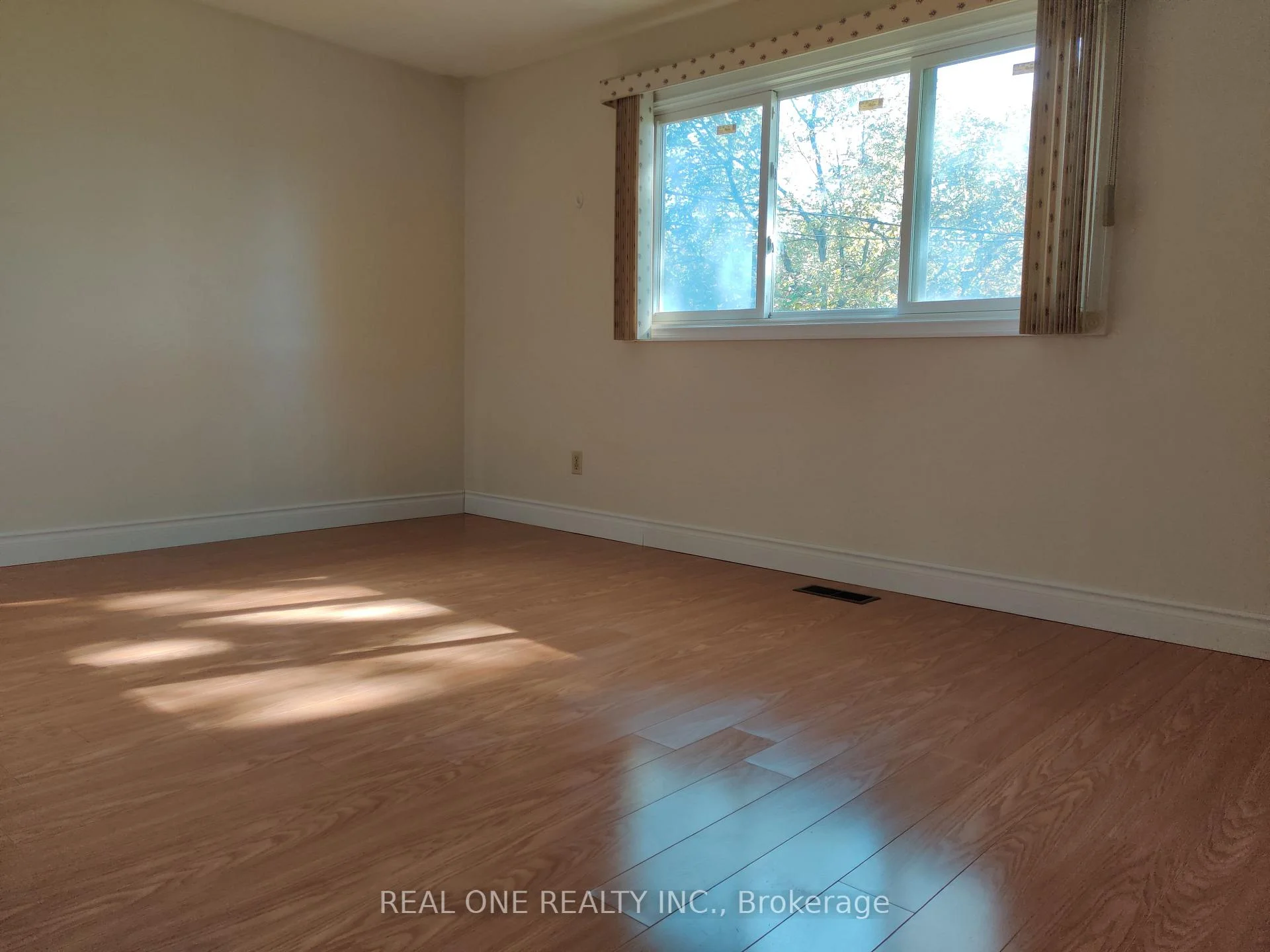 Photo 21 of Unit Upper, 93 Southdale Drive, Markham, Bullock — HOMEH