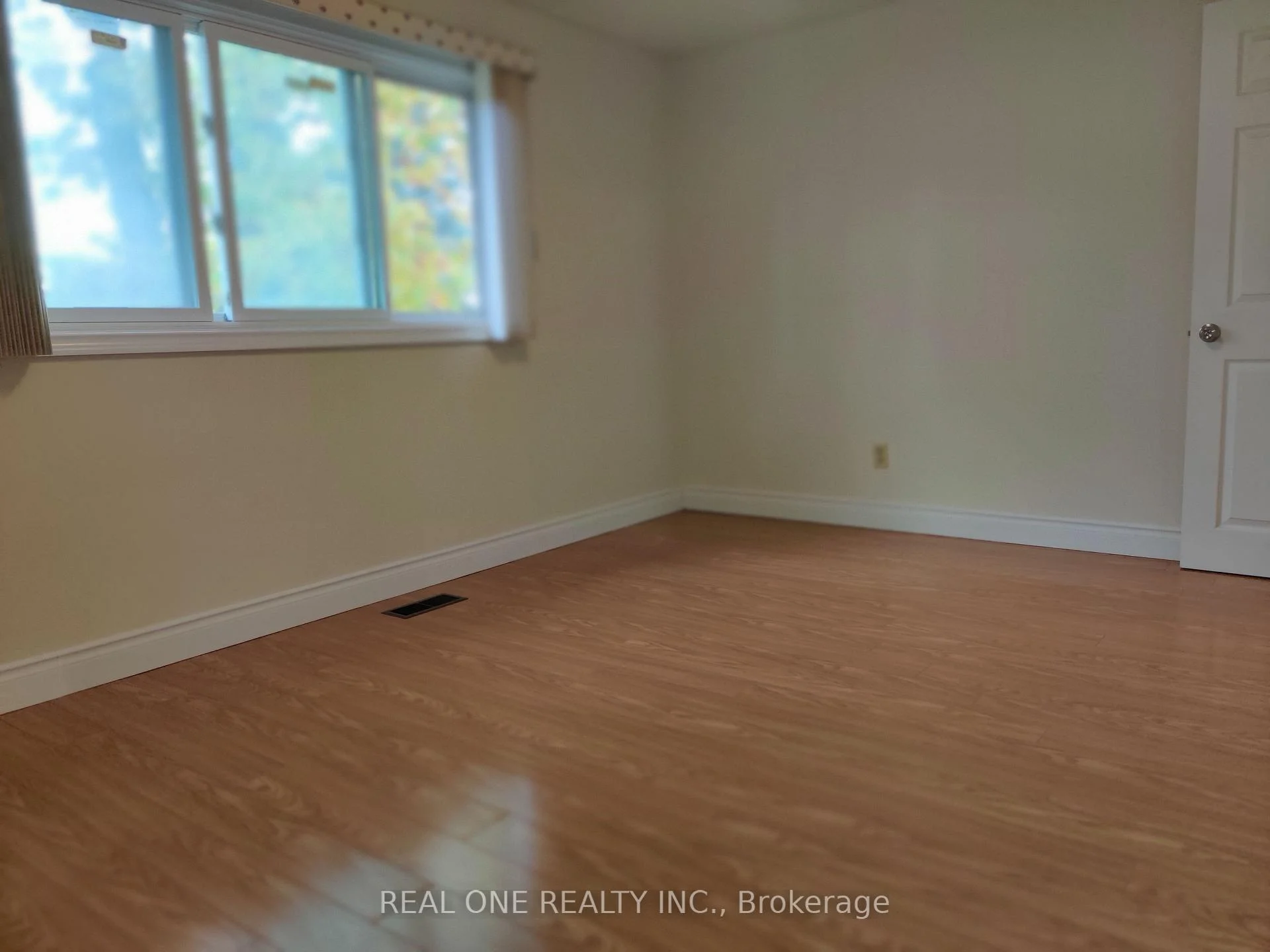 Photo 31 of Unit Upper, 93 Southdale Drive, Markham, Bullock — HOMEH