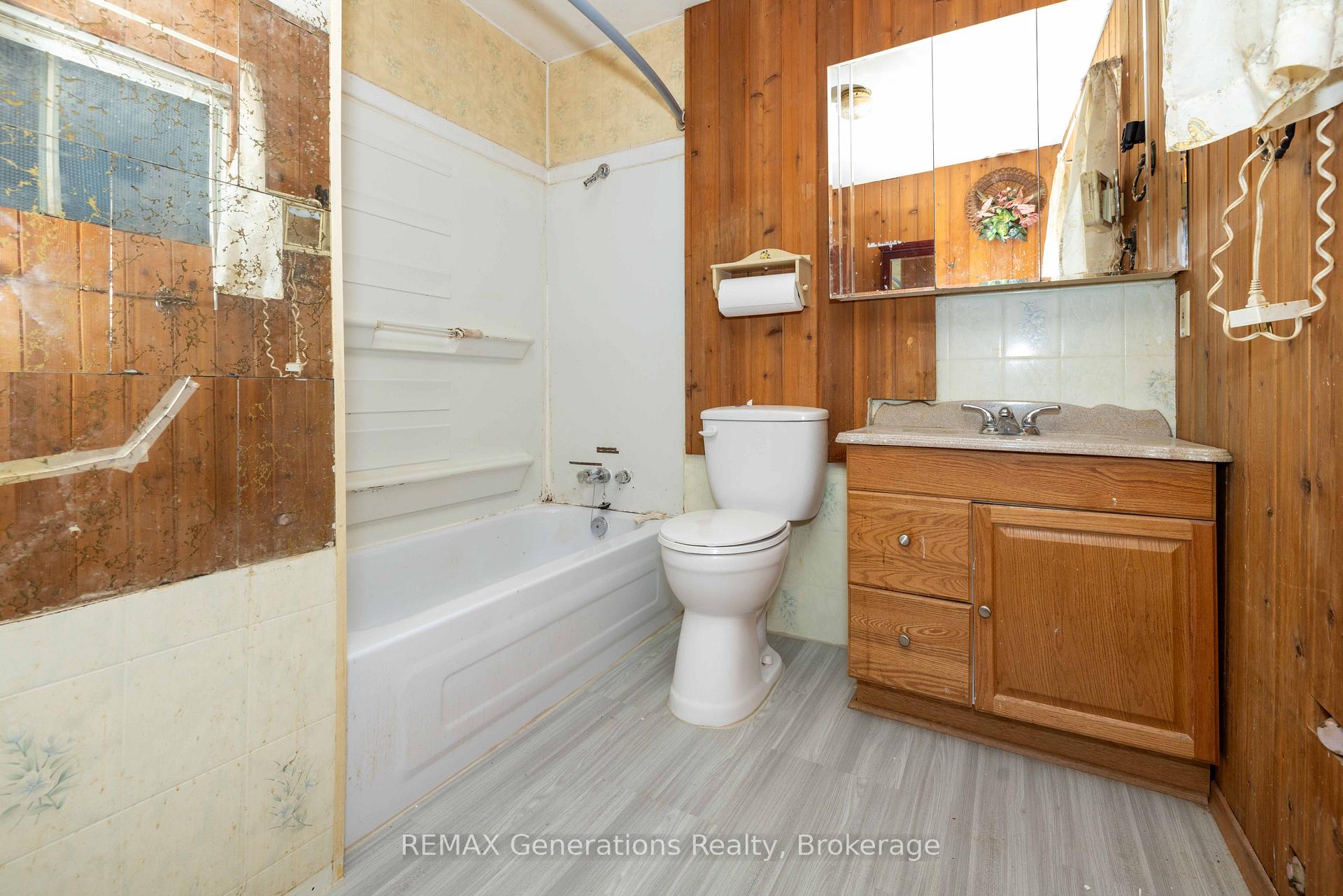 Photo 14 of 316 Rita Street, Thunder Bay, Current River — HOMEH