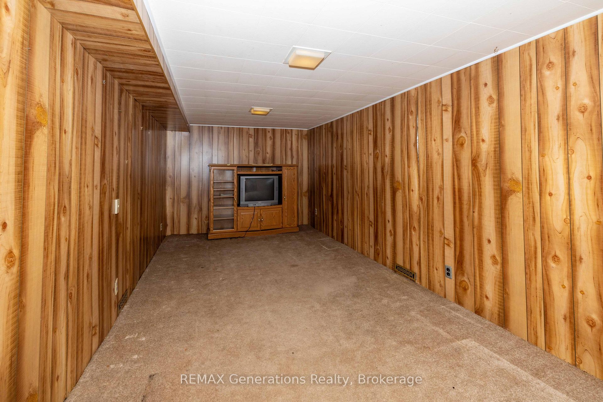 Photo 15 of 316 Rita Street, Thunder Bay, Current River — HOMEH